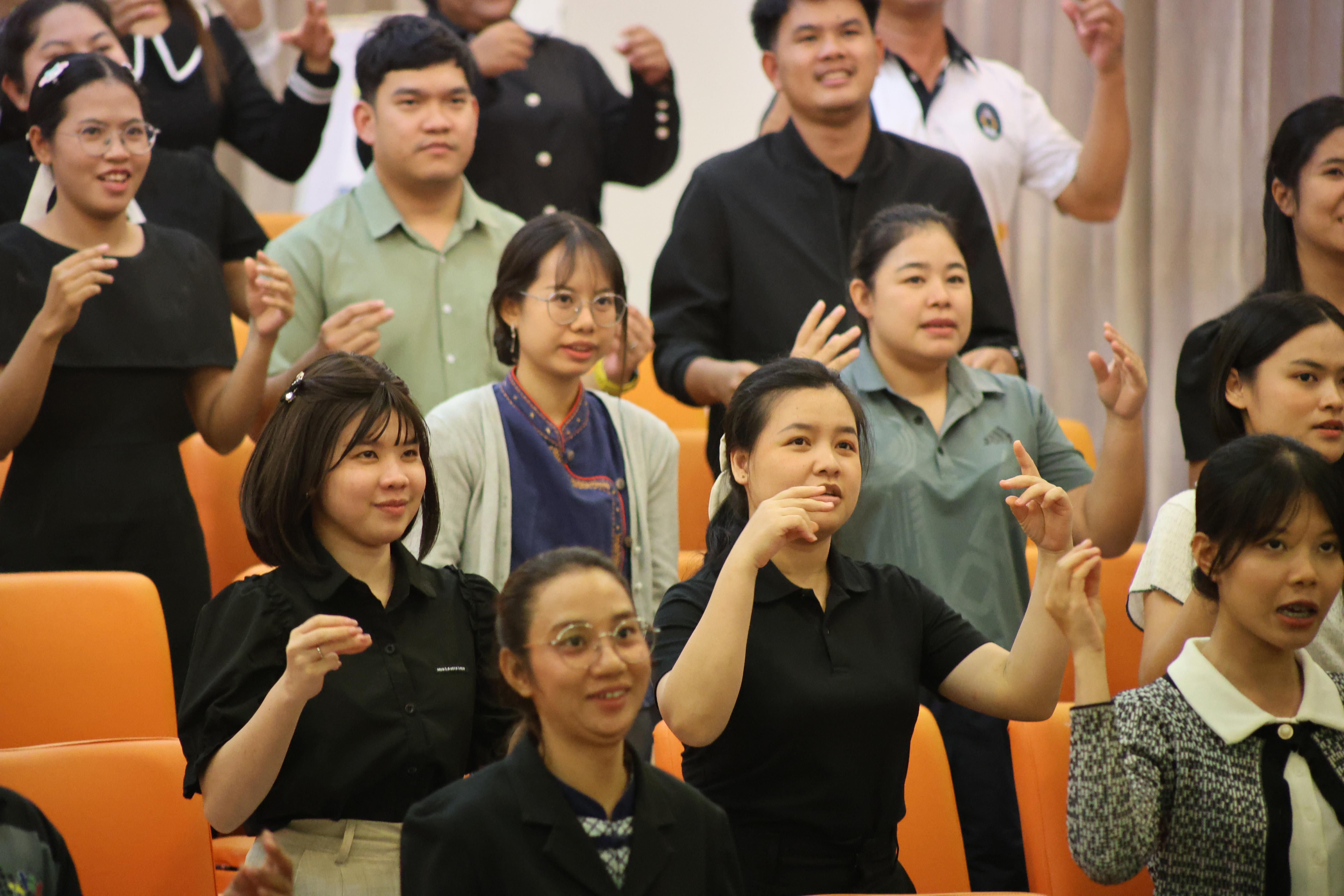 288. โครงการสัมมนาเป็นหมู่คณะพัฒนาทักษะการสอนและความเป็นครู และพัฒนาส่งเสริมด้านภาษาไทยและภาษาอังกฤษ