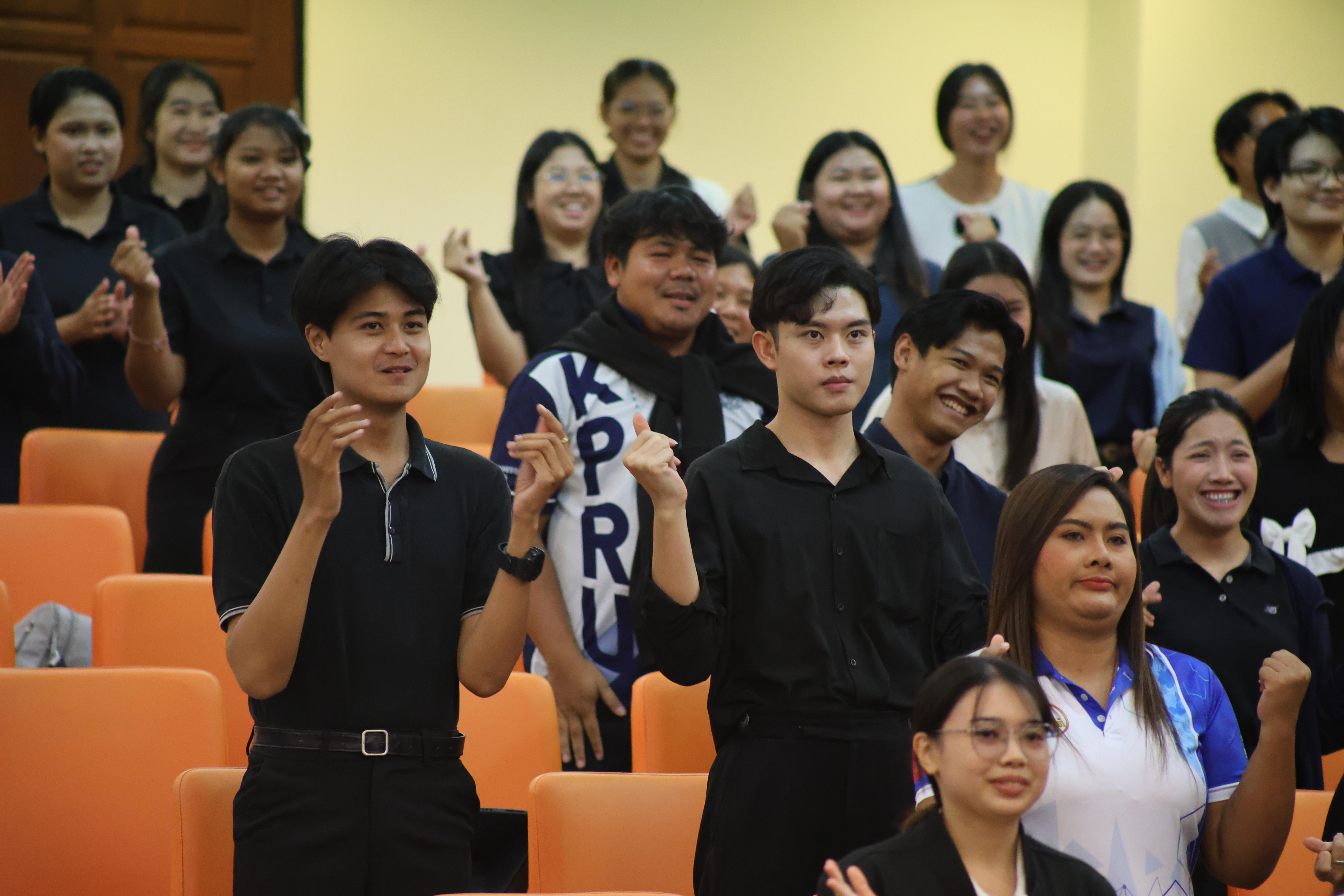 290. โครงการสัมมนาเป็นหมู่คณะพัฒนาทักษะการสอนและความเป็นครู และพัฒนาส่งเสริมด้านภาษาไทยและภาษาอังกฤษ