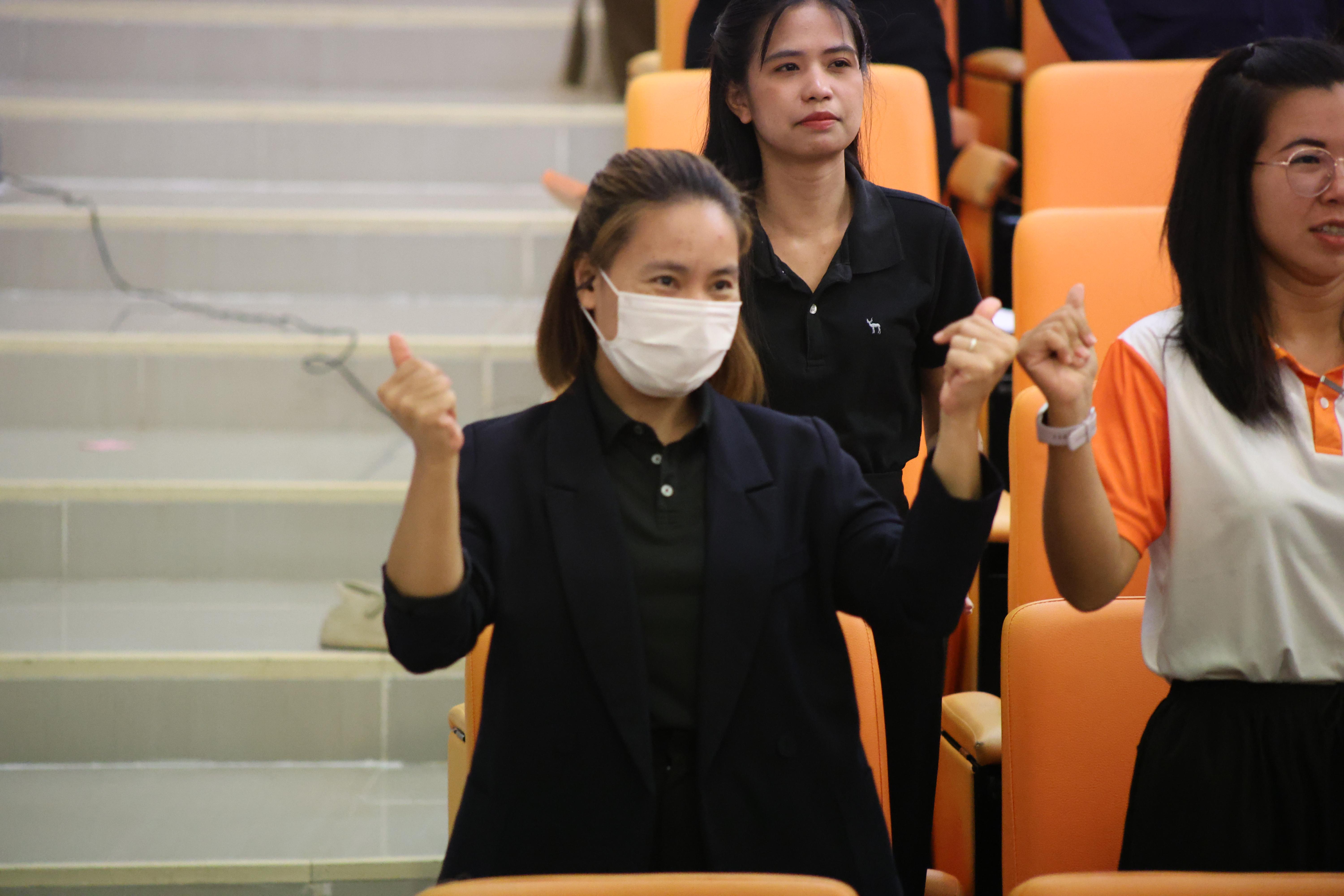 294. โครงการสัมมนาเป็นหมู่คณะพัฒนาทักษะการสอนและความเป็นครู และพัฒนาส่งเสริมด้านภาษาไทยและภาษาอังกฤษ
