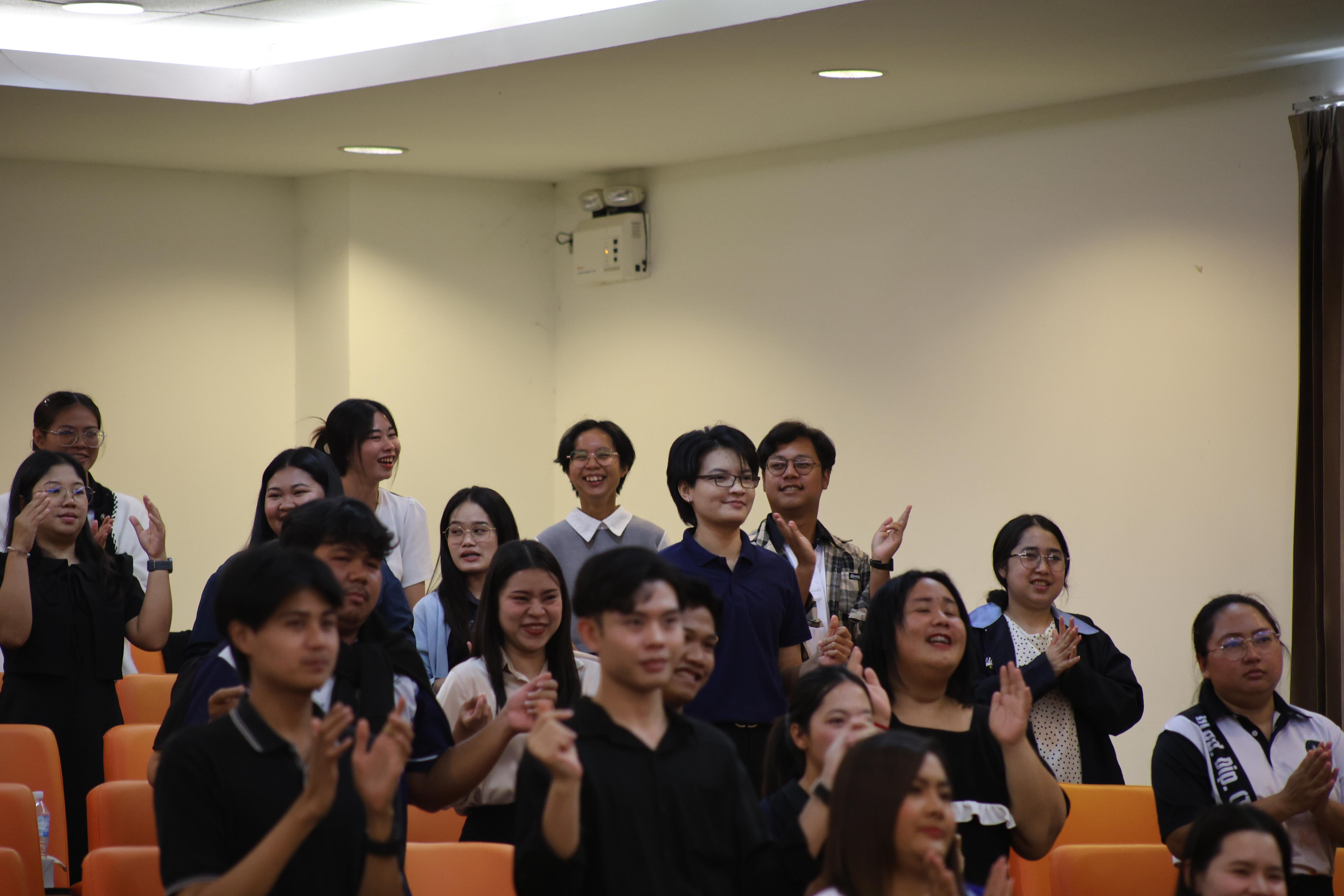 299. โครงการสัมมนาเป็นหมู่คณะพัฒนาทักษะการสอนและความเป็นครู และพัฒนาส่งเสริมด้านภาษาไทยและภาษาอังกฤษ