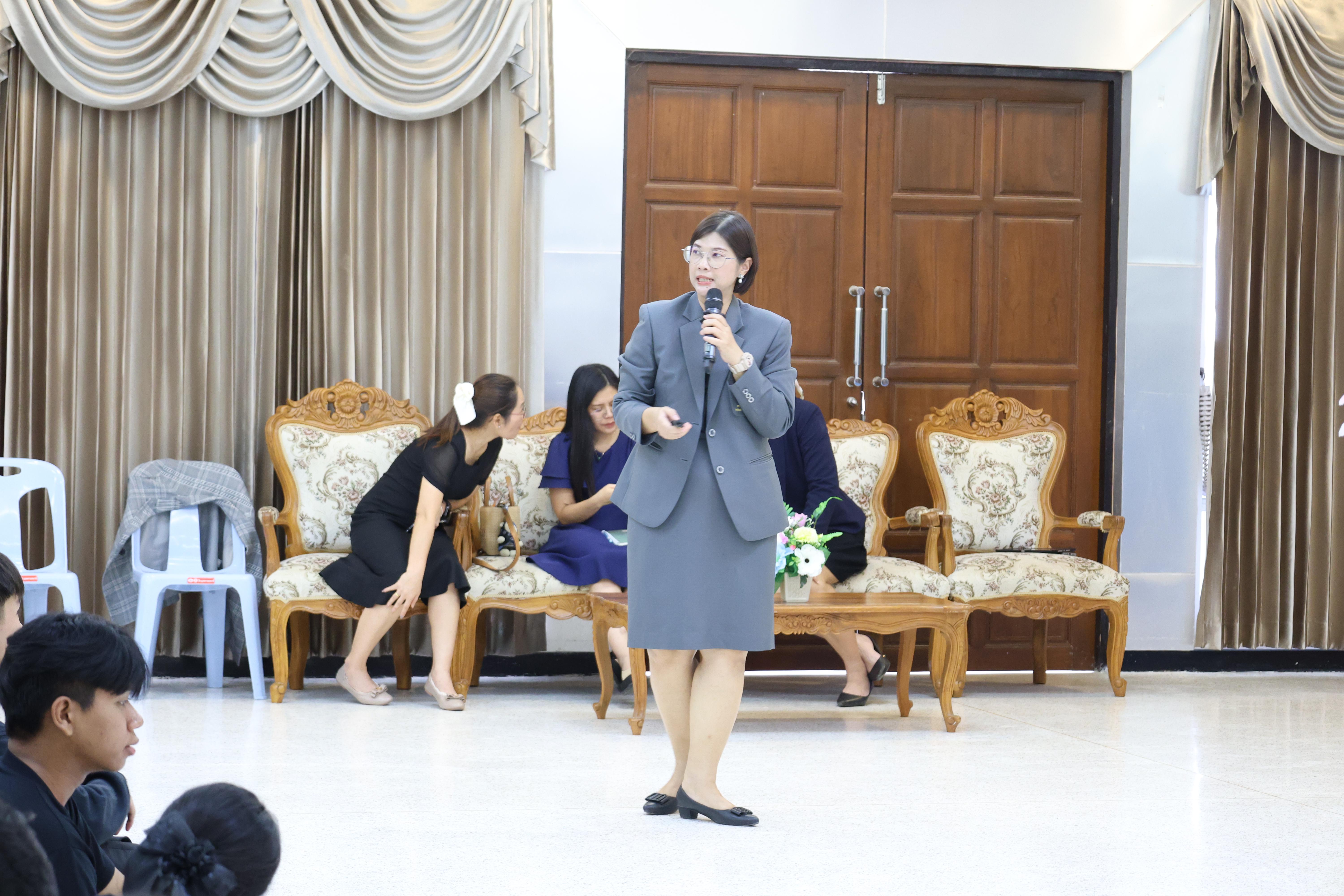 16. ฝ่ายฝึกประสบการณ์วิชาชีพครู พบนักศึกษาชั้นปีที่1