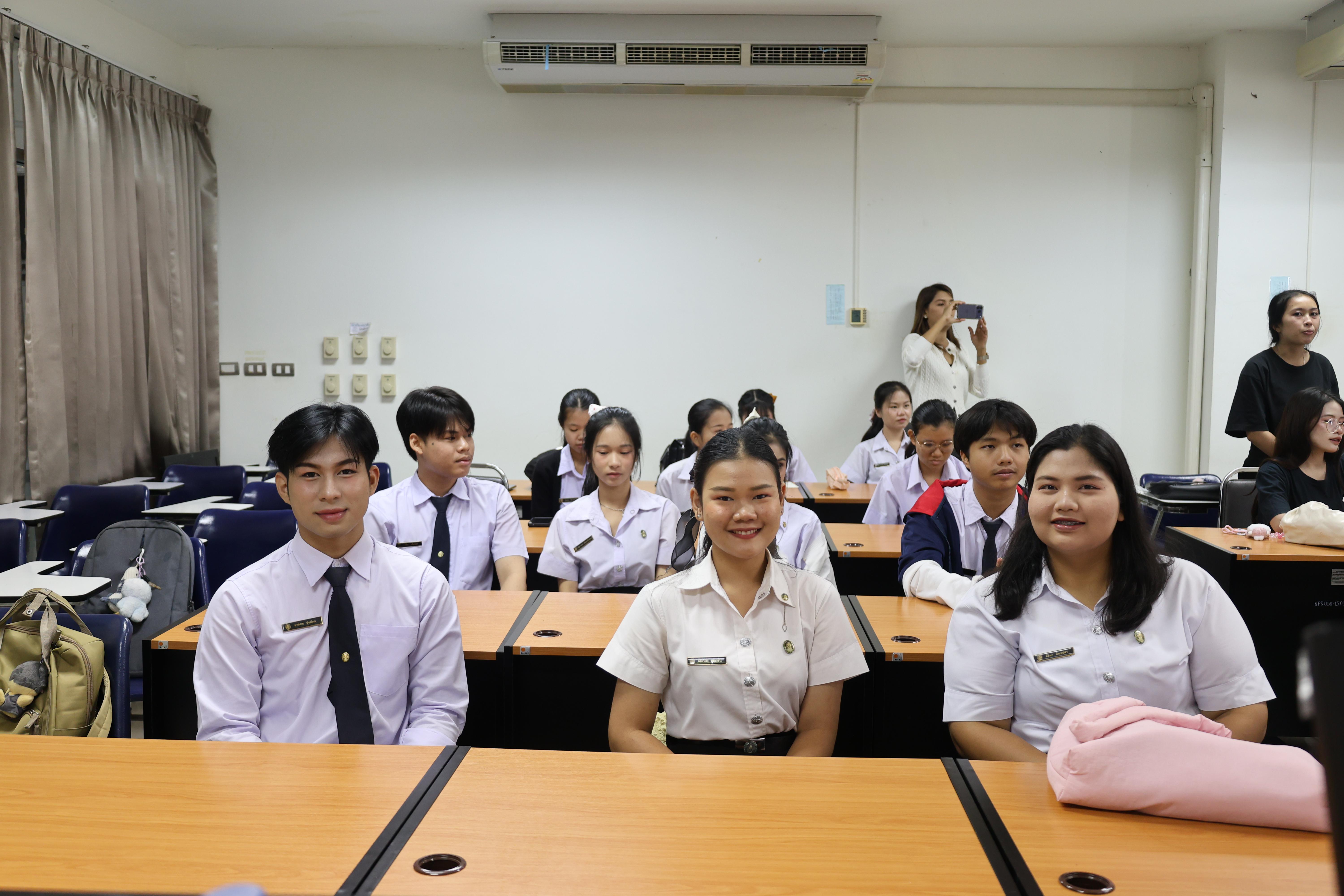 28. กิจกรรมพัฒนาภาษาอังกฤษสำหรับนักศึกษาครูโดย Gotoco