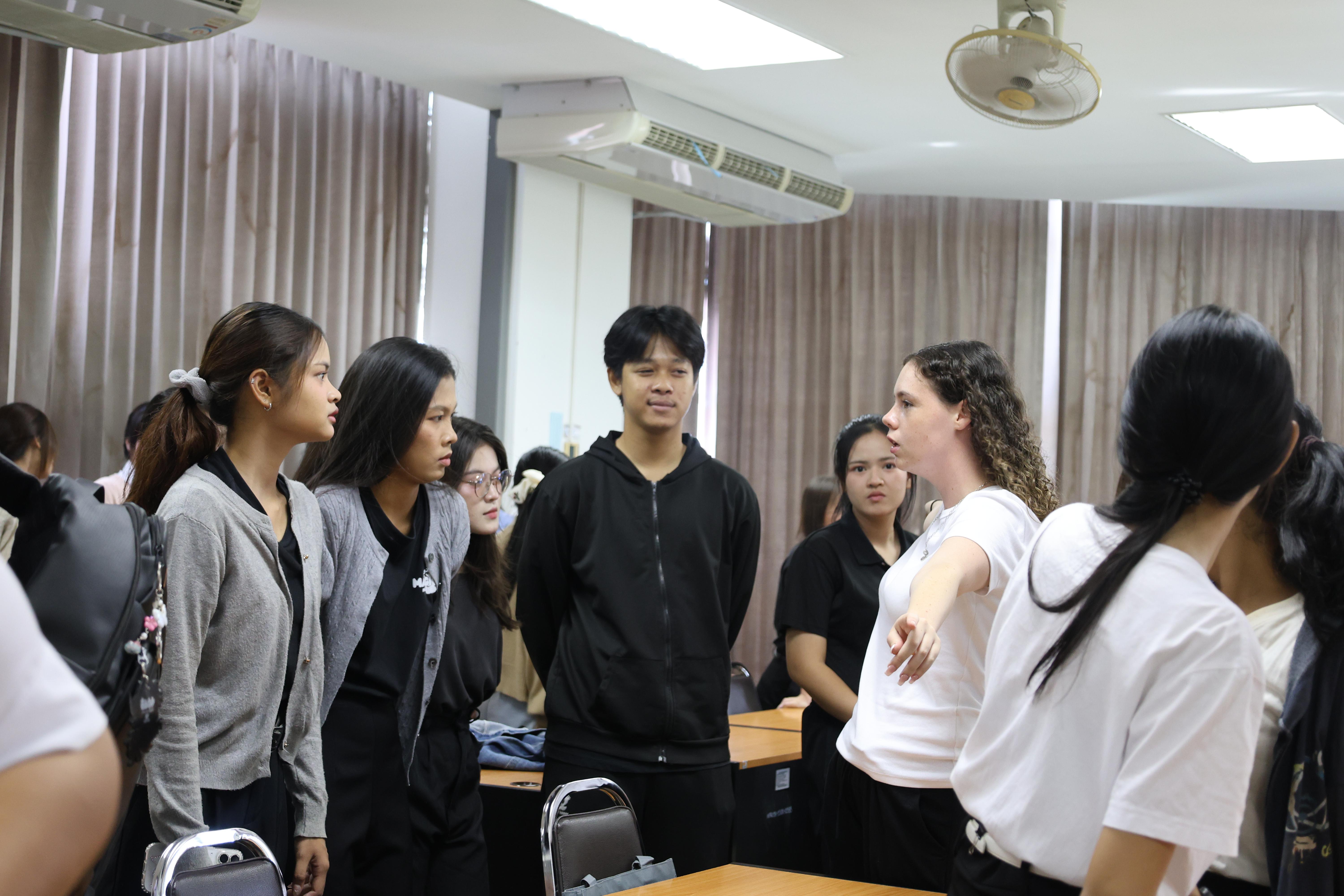 38. กิจกรรมพัฒนาภาษาอังกฤษสำหรับนักศึกษาครูโดย Gotoco