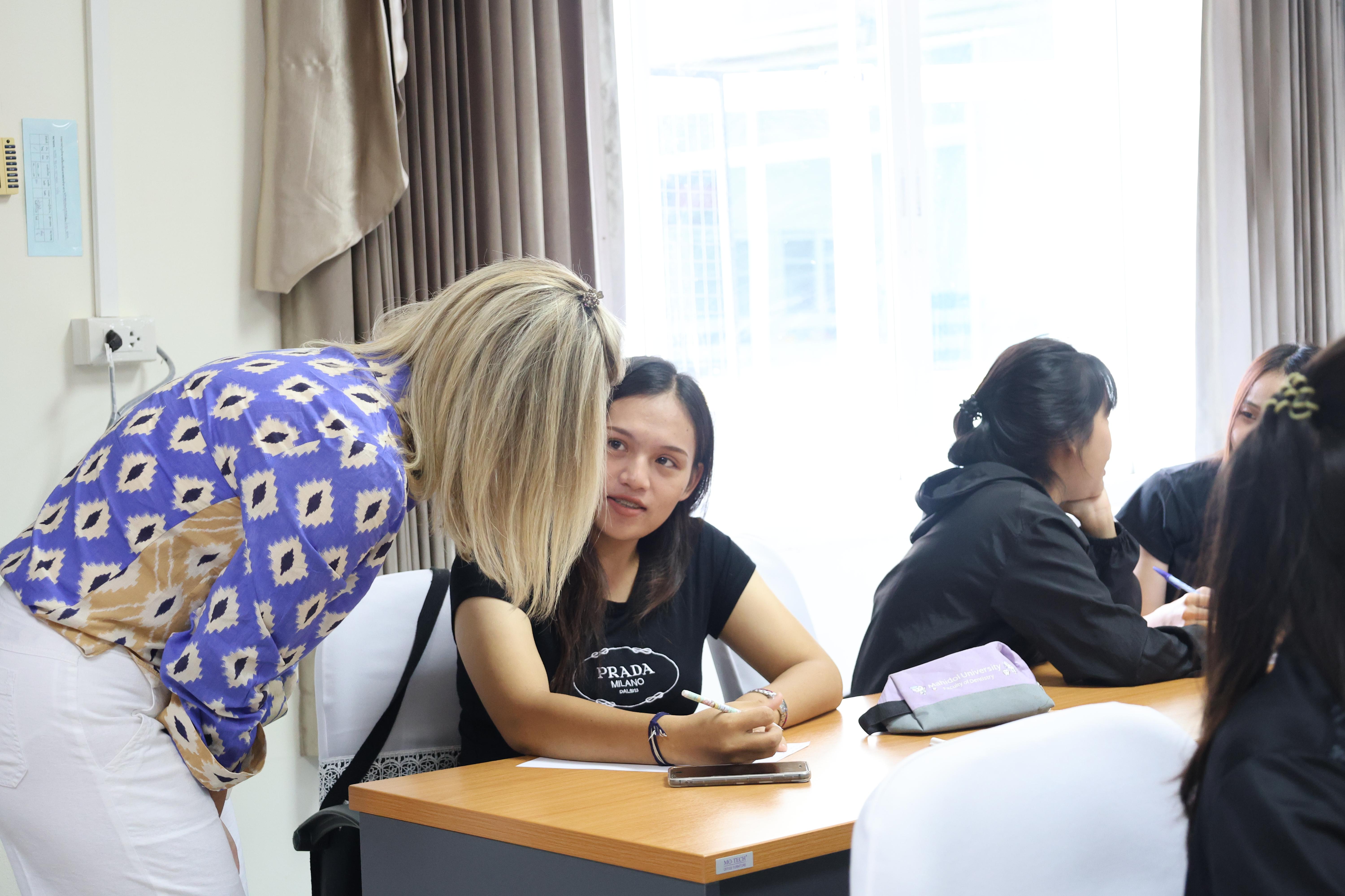 52. กิจกรรมพัฒนาภาษาอังกฤษสำหรับนักศึกษาครูโดย Gotoco