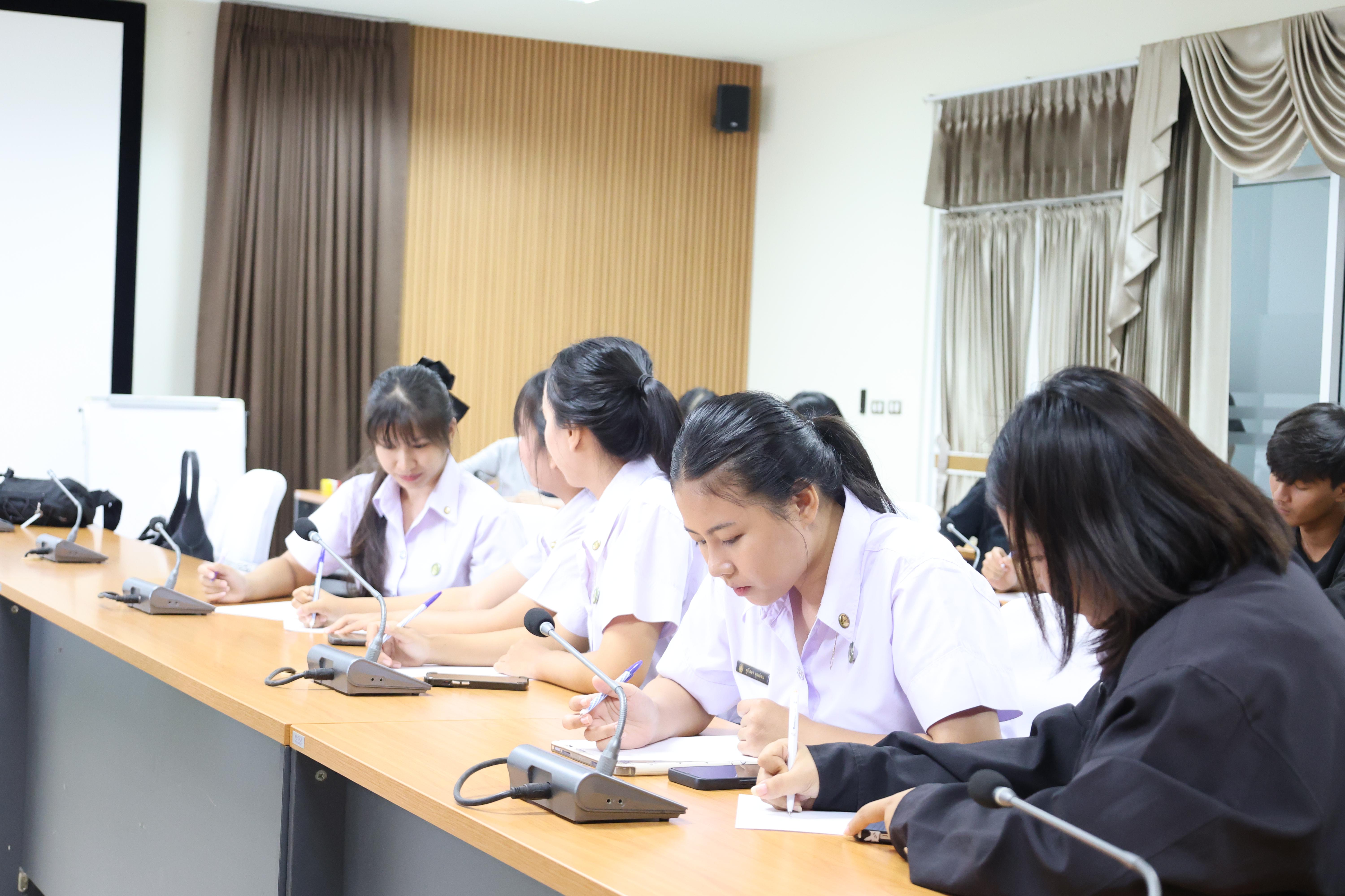 54. กิจกรรมพัฒนาภาษาอังกฤษสำหรับนักศึกษาครูโดย Gotoco