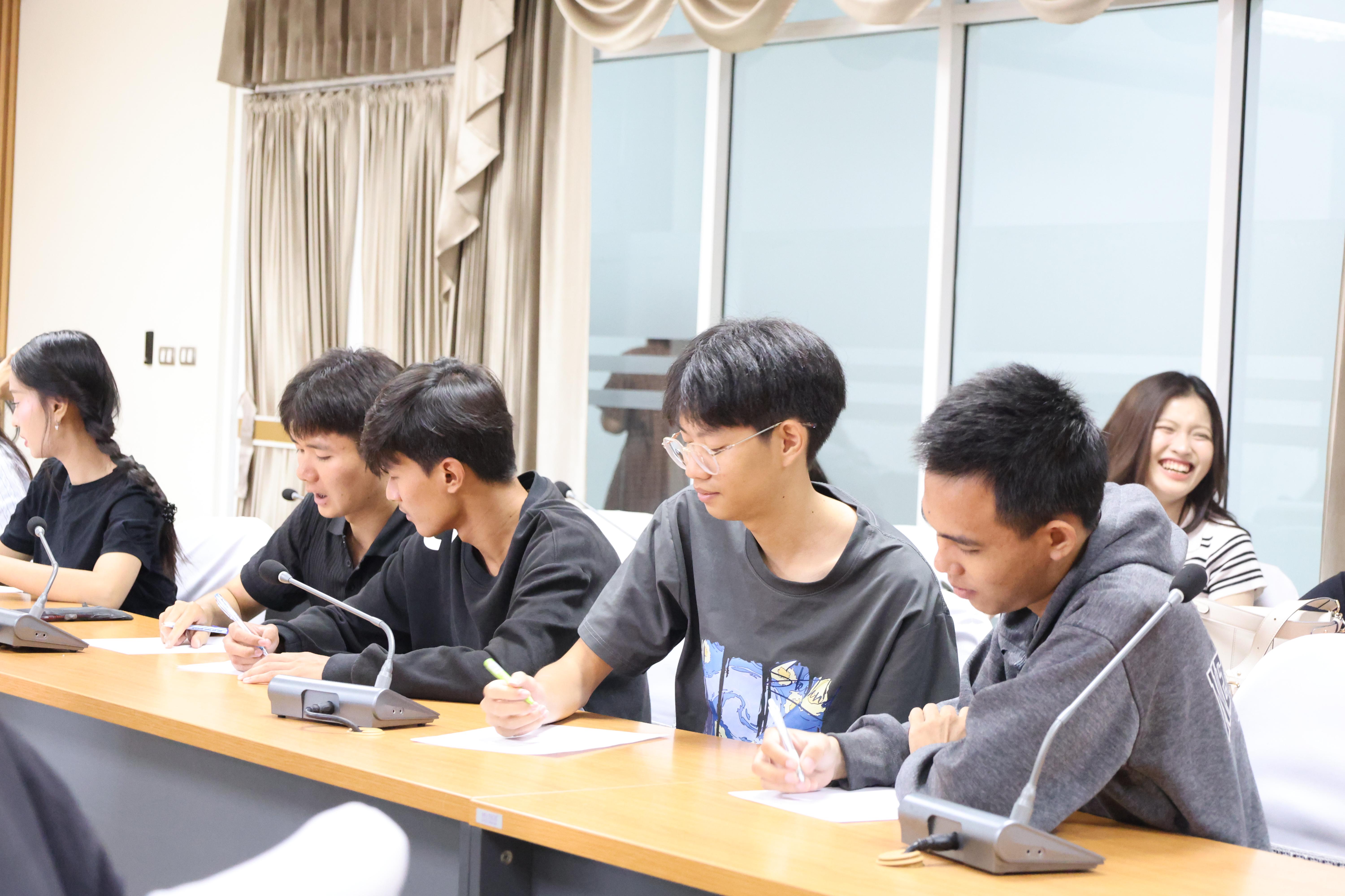 55. กิจกรรมพัฒนาภาษาอังกฤษสำหรับนักศึกษาครูโดย Gotoco
