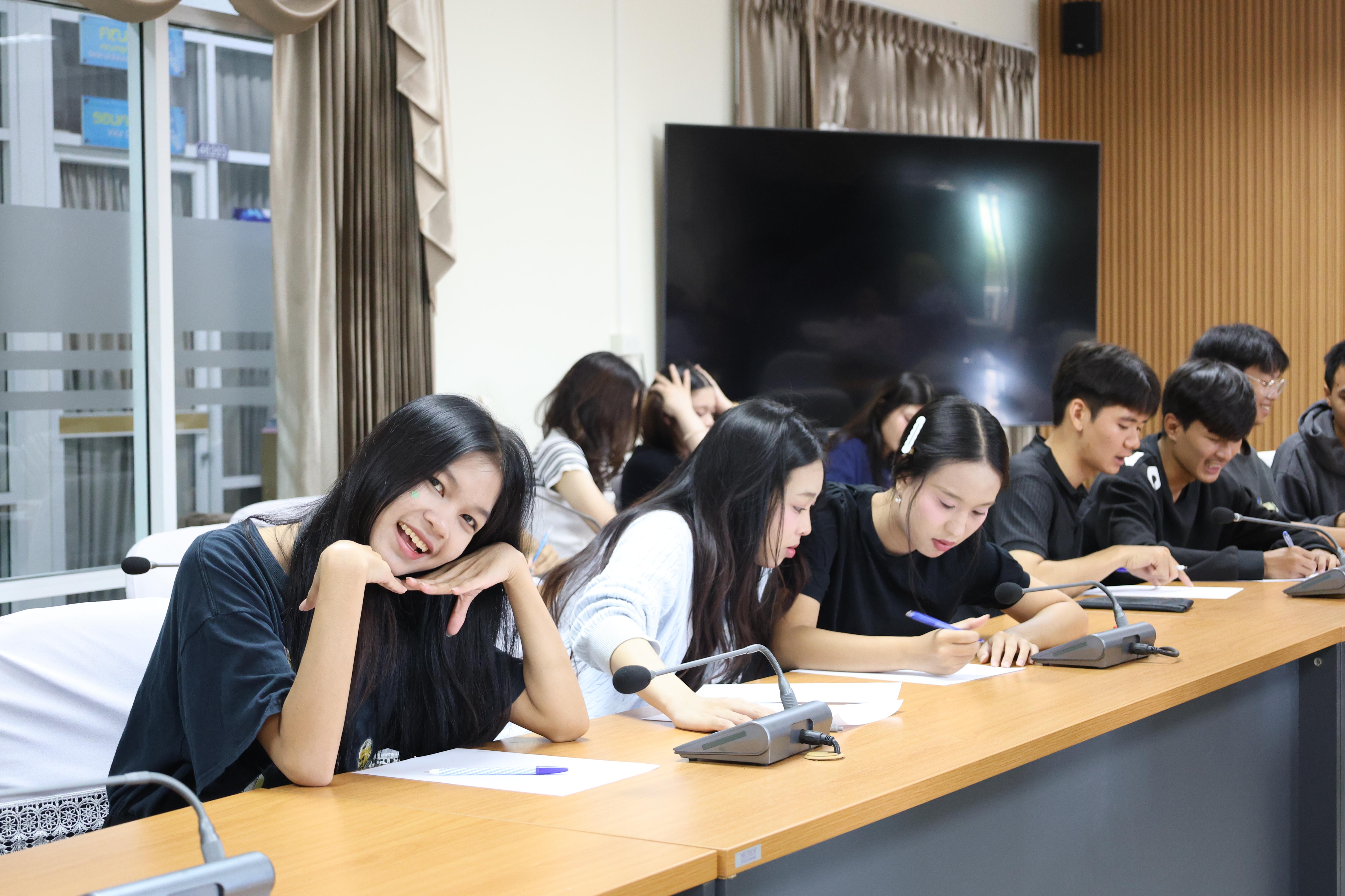 68. กิจกรรมพัฒนาภาษาอังกฤษสำหรับนักศึกษาครูโดย Gotoco