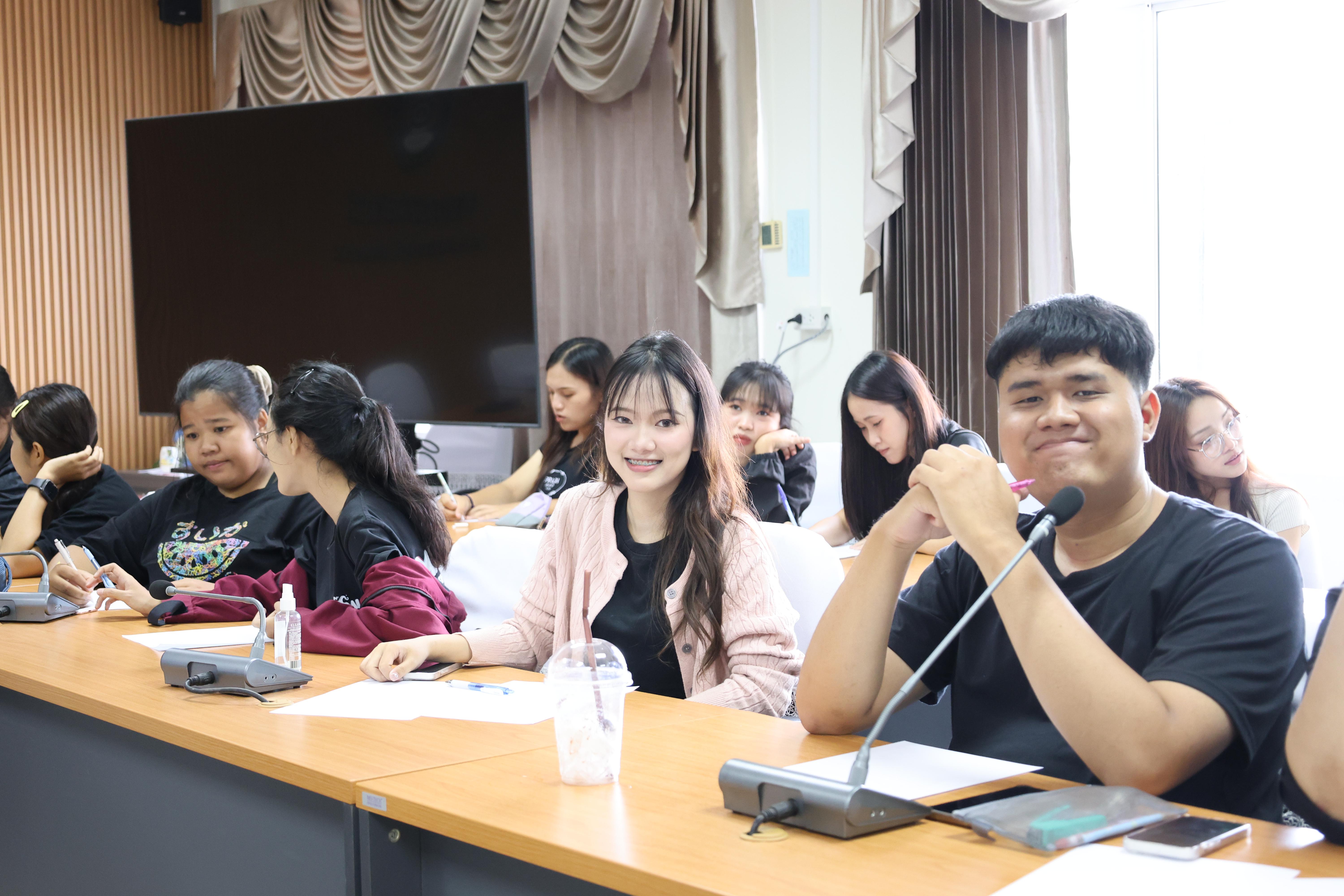78. กิจกรรมพัฒนาภาษาอังกฤษสำหรับนักศึกษาครูโดย Gotoco