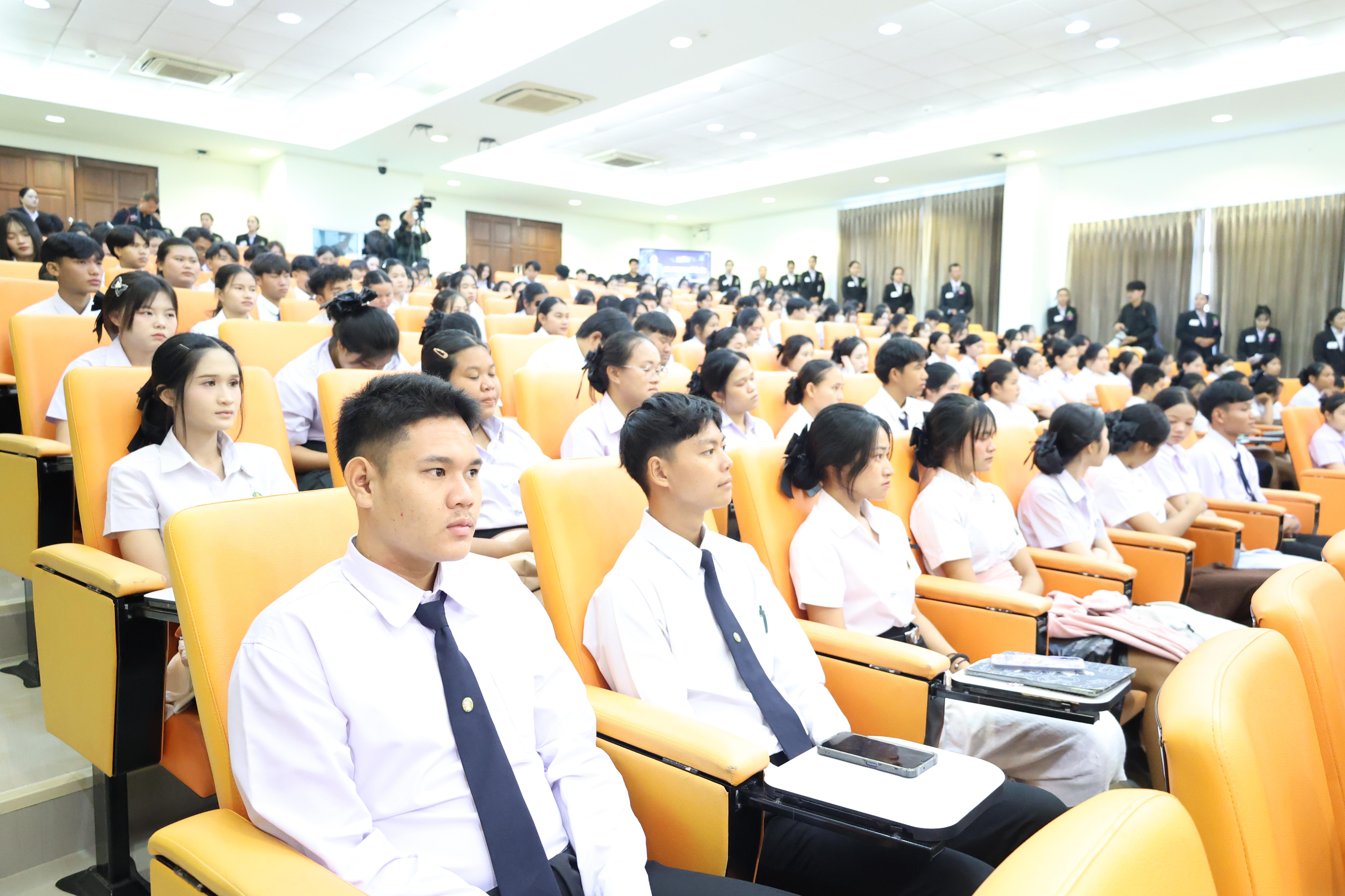 10. กิจกรรมสัมมนาวิชาการ "ครูไทยพร้อมก้าวทันโลกAI"