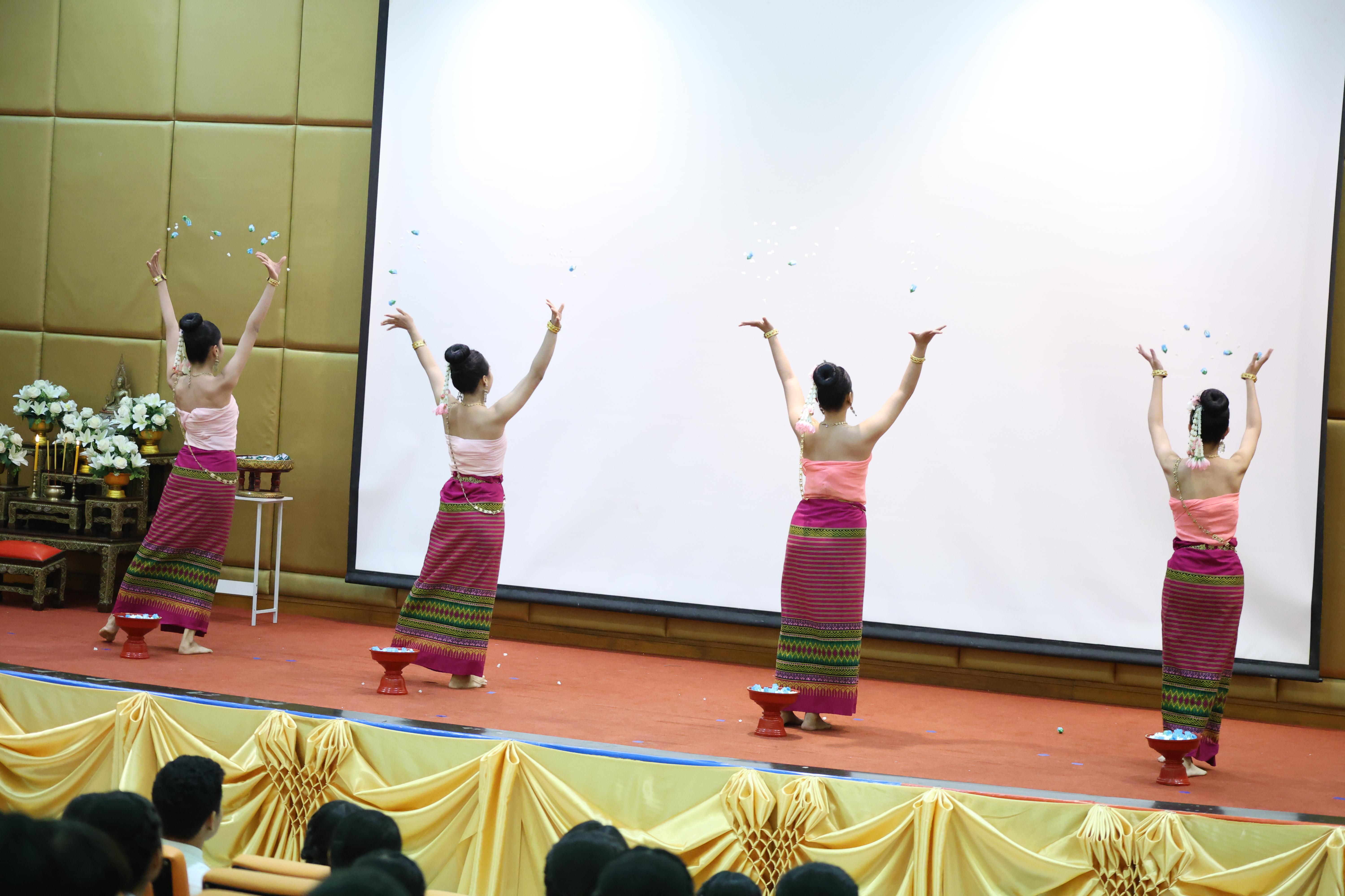 33. โครงการเตรียมความพร้อมนักศึกษาใหม่โปรแกรมวิชาภาษาไทย ประจำปีการศึกษา2569