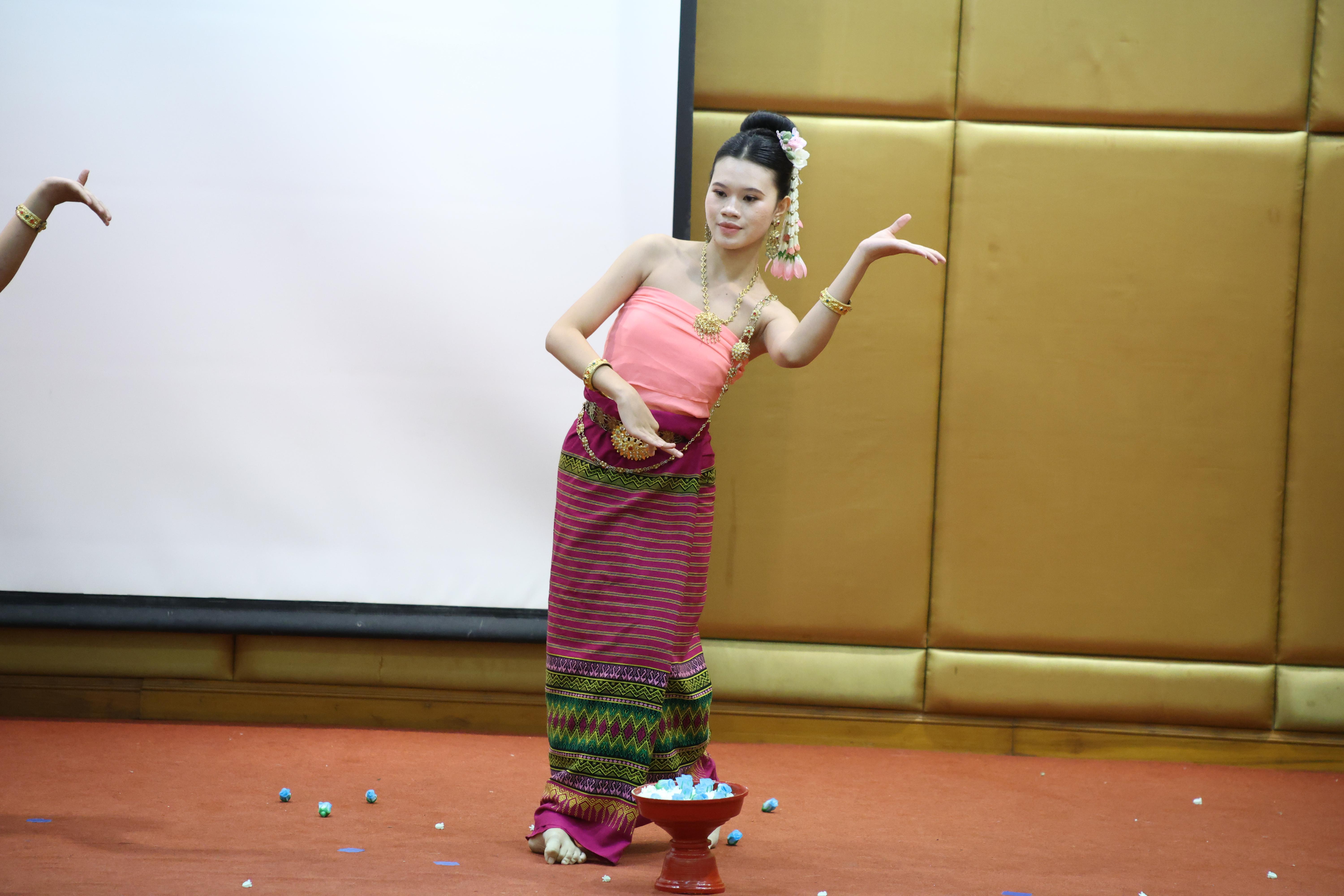 37. โครงการเตรียมความพร้อมนักศึกษาใหม่โปรแกรมวิชาภาษาไทย ประจำปีการศึกษา2569
