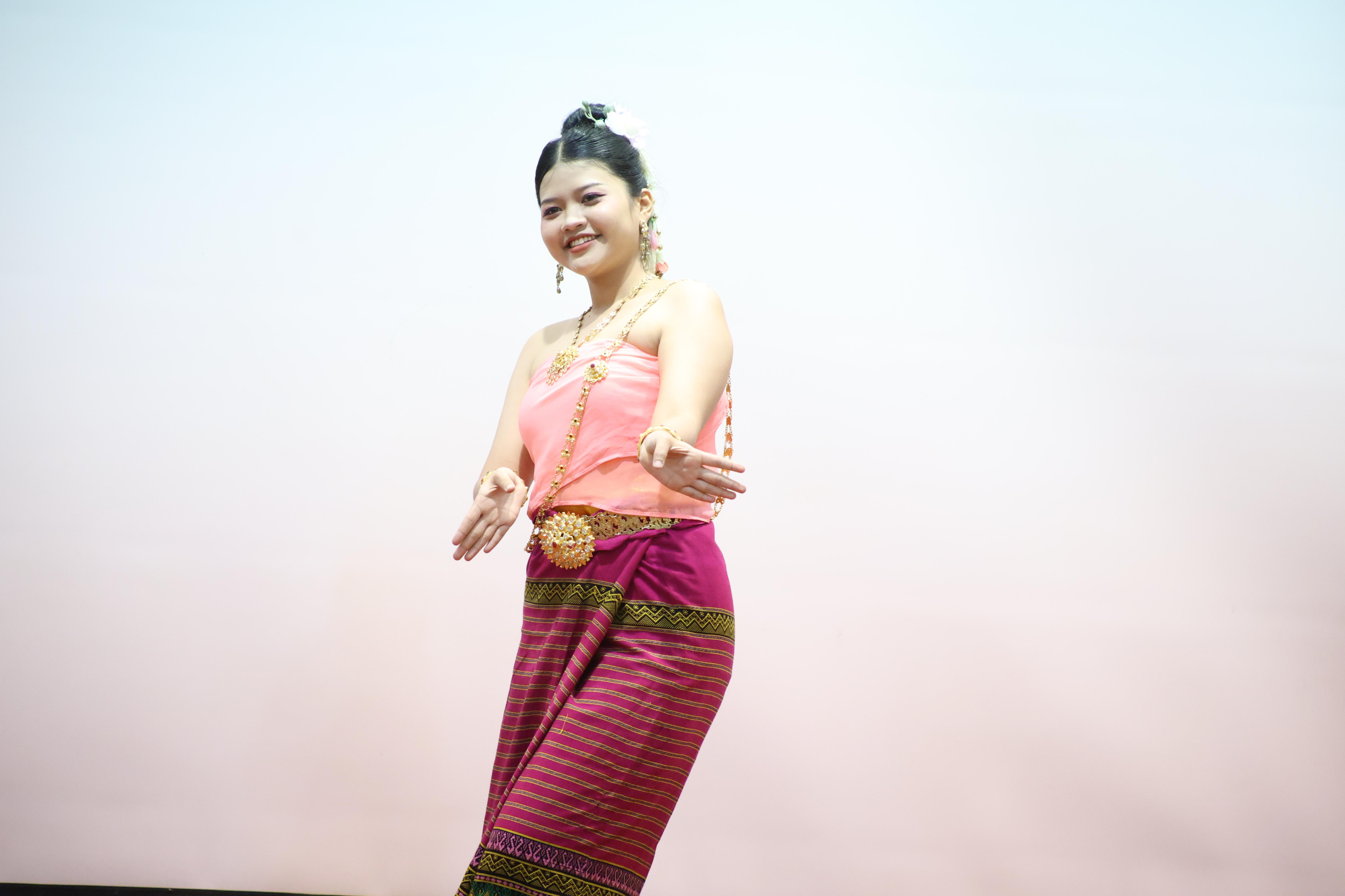 41. โครงการเตรียมความพร้อมนักศึกษาใหม่โปรแกรมวิชาภาษาไทย ประจำปีการศึกษา2569
