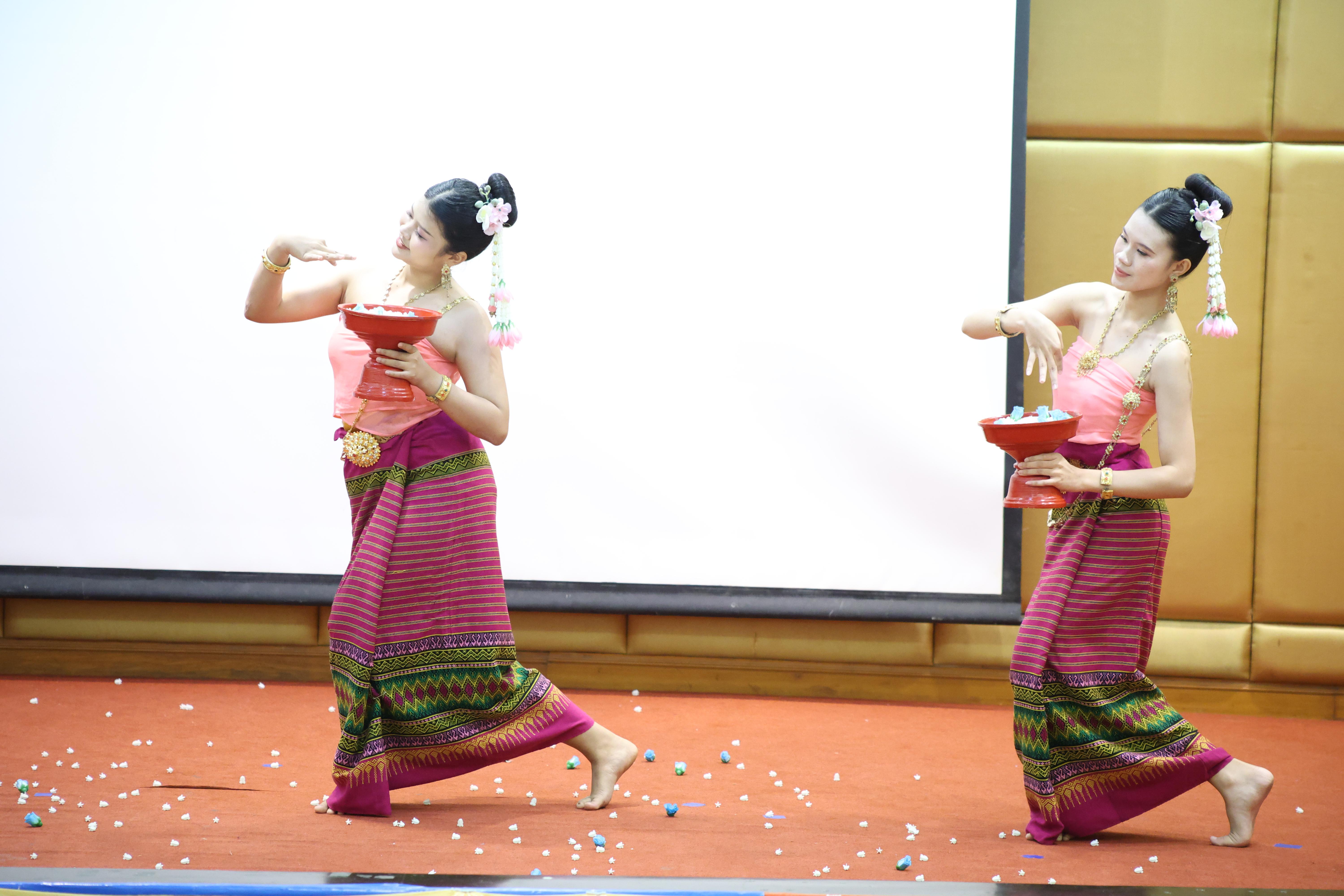 60. โครงการเตรียมความพร้อมนักศึกษาใหม่โปรแกรมวิชาภาษาไทย ประจำปีการศึกษา2569