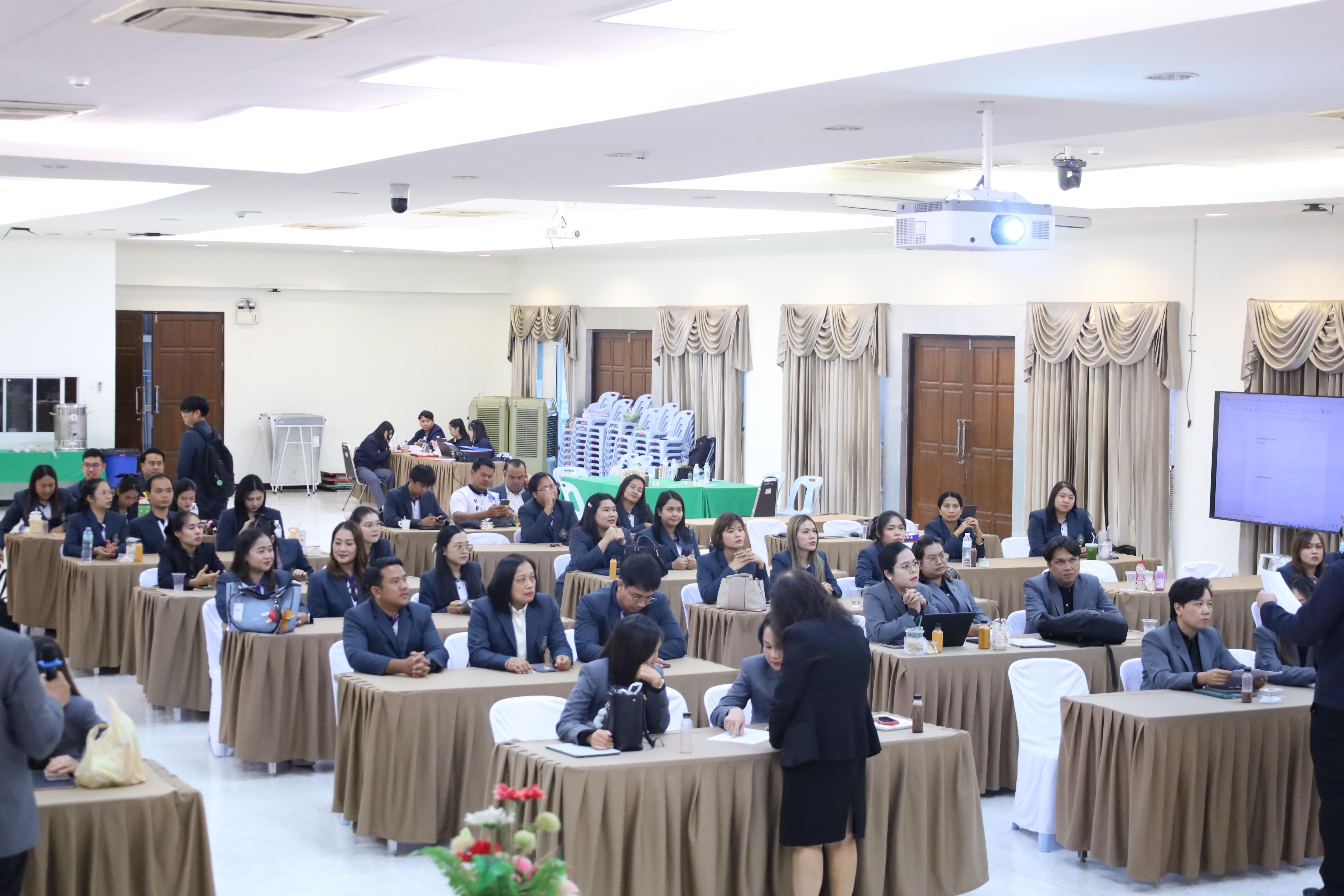 195. กิจกรรมอบรมเชิงปฏิบัติการการเตรียมความพร้อมก่อนฝึกประสบการณ์วิชาชีพฯ ประจำปีารศึกษา2569