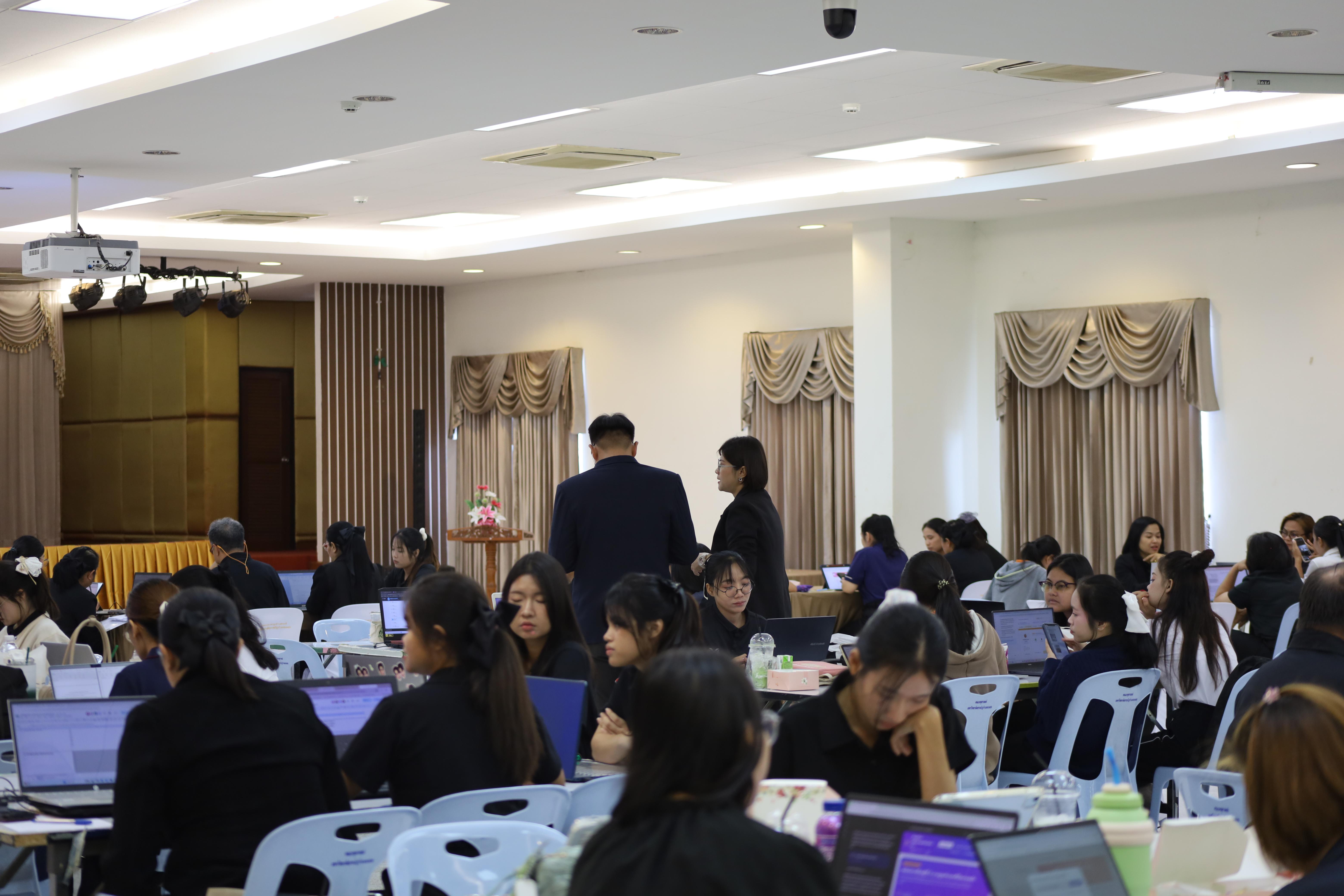 76. คณะครุศาสตร์ มหาวิทยาลัยราชภัฏกำแพงเพชร จัดโครงการอบรมสัมมนาเป็นหมู่คณะการพัฒนาครูให้ขับเคลื่อนนักเรียนให้มีความฉลาดรู้ (PISA)