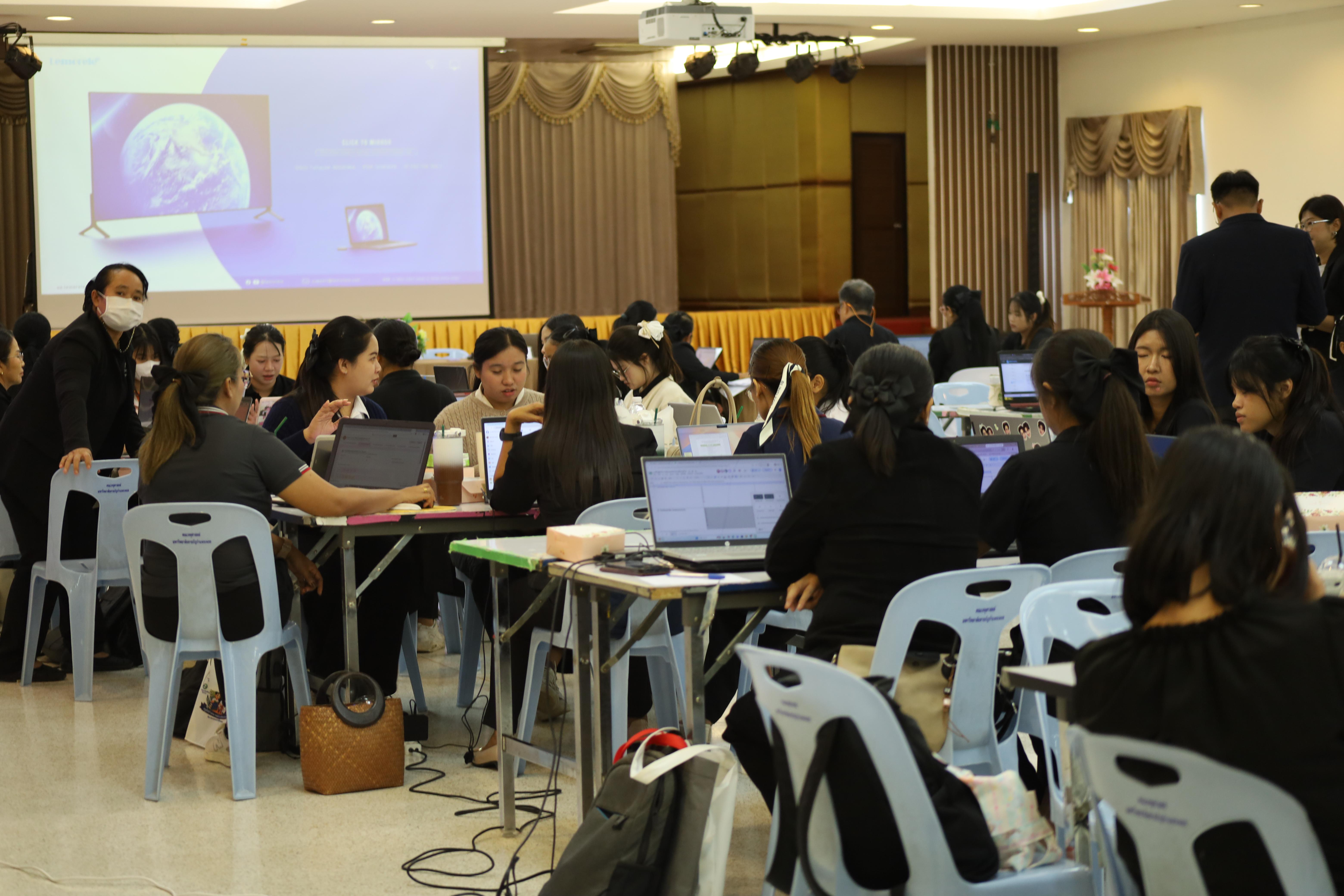 77. คณะครุศาสตร์ มหาวิทยาลัยราชภัฏกำแพงเพชร จัดโครงการอบรมสัมมนาเป็นหมู่คณะการพัฒนาครูให้ขับเคลื่อนนักเรียนให้มีความฉลาดรู้ (PISA)