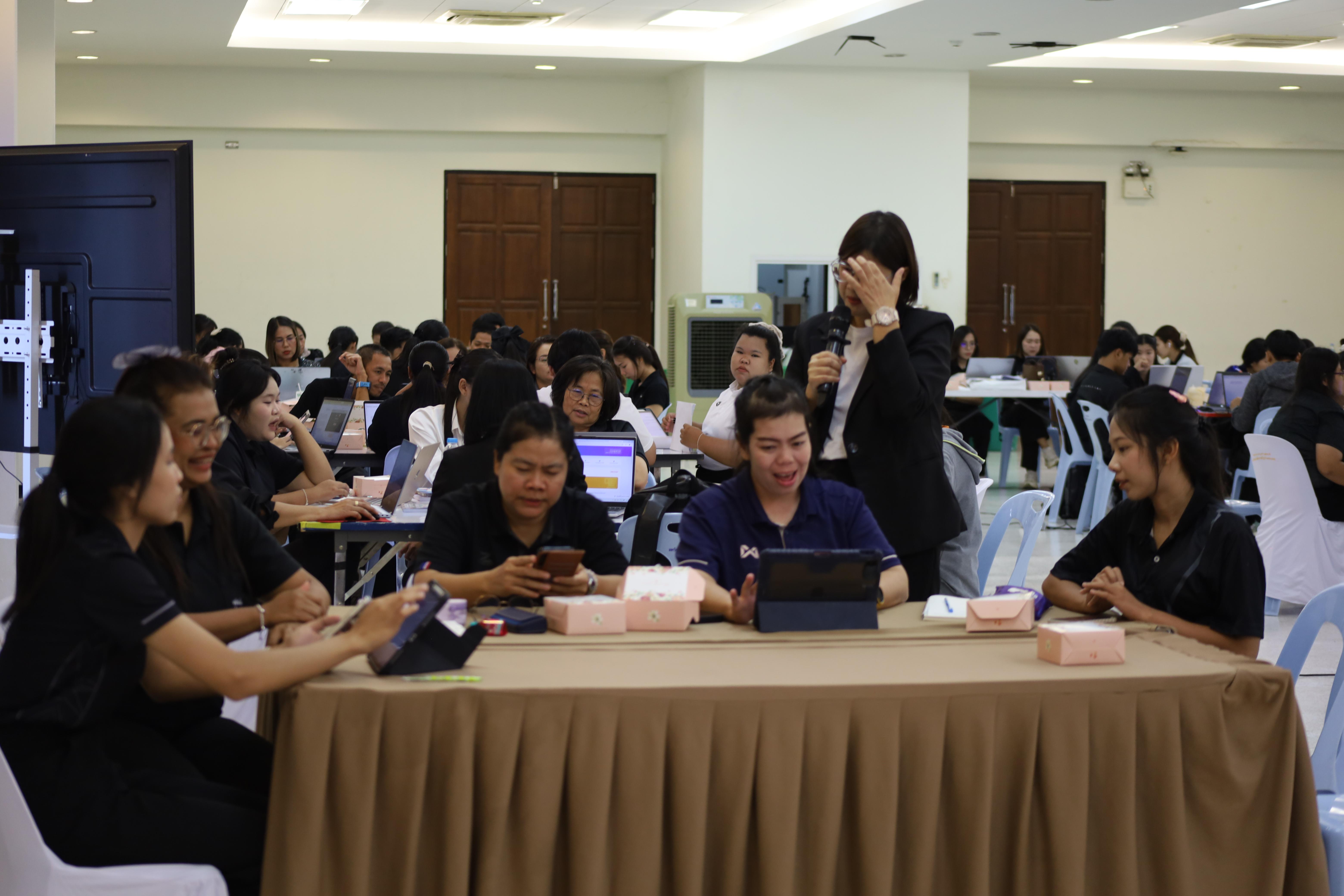 81. คณะครุศาสตร์ มหาวิทยาลัยราชภัฏกำแพงเพชร จัดโครงการอบรมสัมมนาเป็นหมู่คณะการพัฒนาครูให้ขับเคลื่อนนักเรียนให้มีความฉลาดรู้ (PISA)