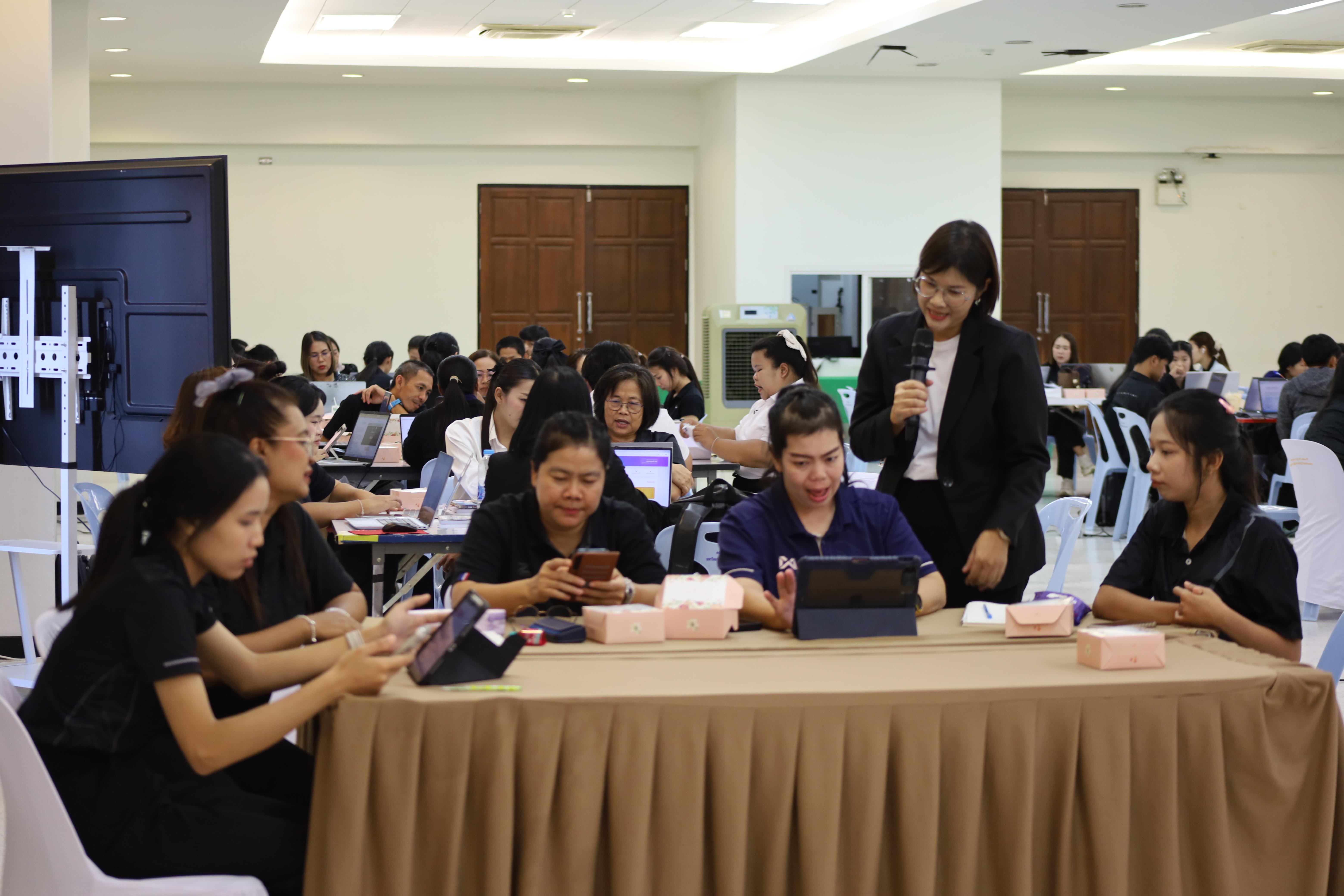 82. คณะครุศาสตร์ มหาวิทยาลัยราชภัฏกำแพงเพชร จัดโครงการอบรมสัมมนาเป็นหมู่คณะการพัฒนาครูให้ขับเคลื่อนนักเรียนให้มีความฉลาดรู้ (PISA)