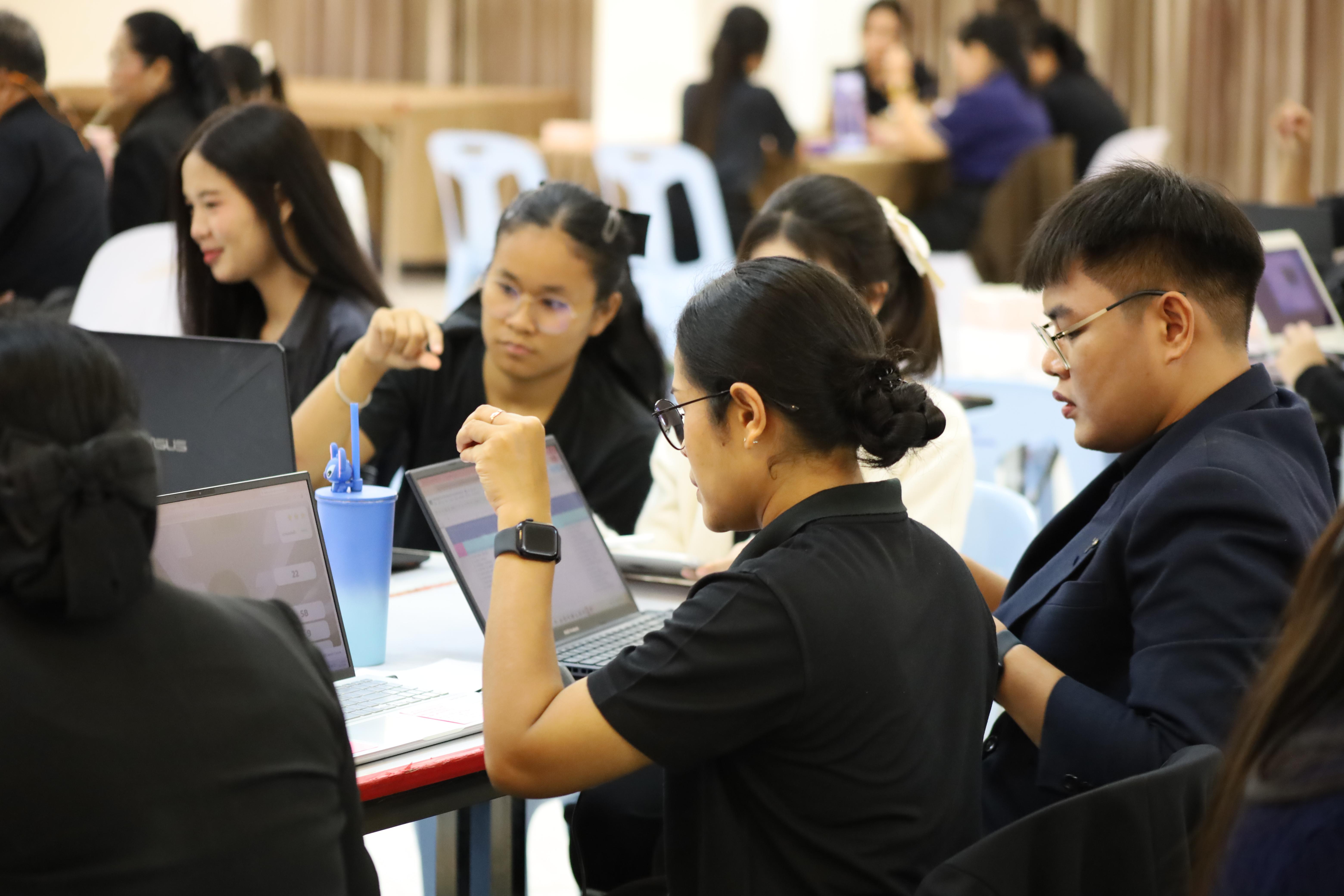 91. คณะครุศาสตร์ มหาวิทยาลัยราชภัฏกำแพงเพชร จัดโครงการอบรมสัมมนาเป็นหมู่คณะการพัฒนาครูให้ขับเคลื่อนนักเรียนให้มีความฉลาดรู้ (PISA)