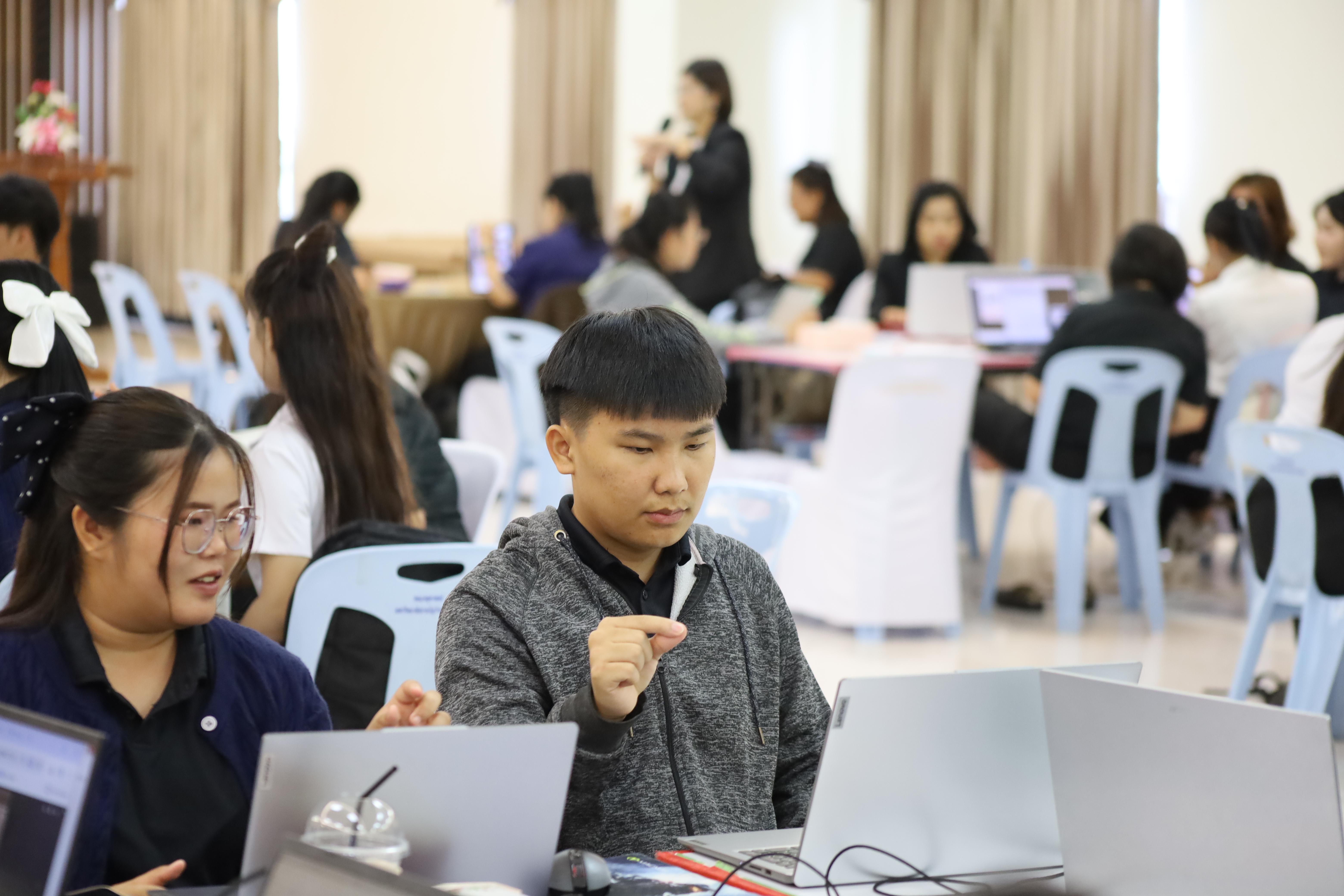 92. คณะครุศาสตร์ มหาวิทยาลัยราชภัฏกำแพงเพชร จัดโครงการอบรมสัมมนาเป็นหมู่คณะการพัฒนาครูให้ขับเคลื่อนนักเรียนให้มีความฉลาดรู้ (PISA)