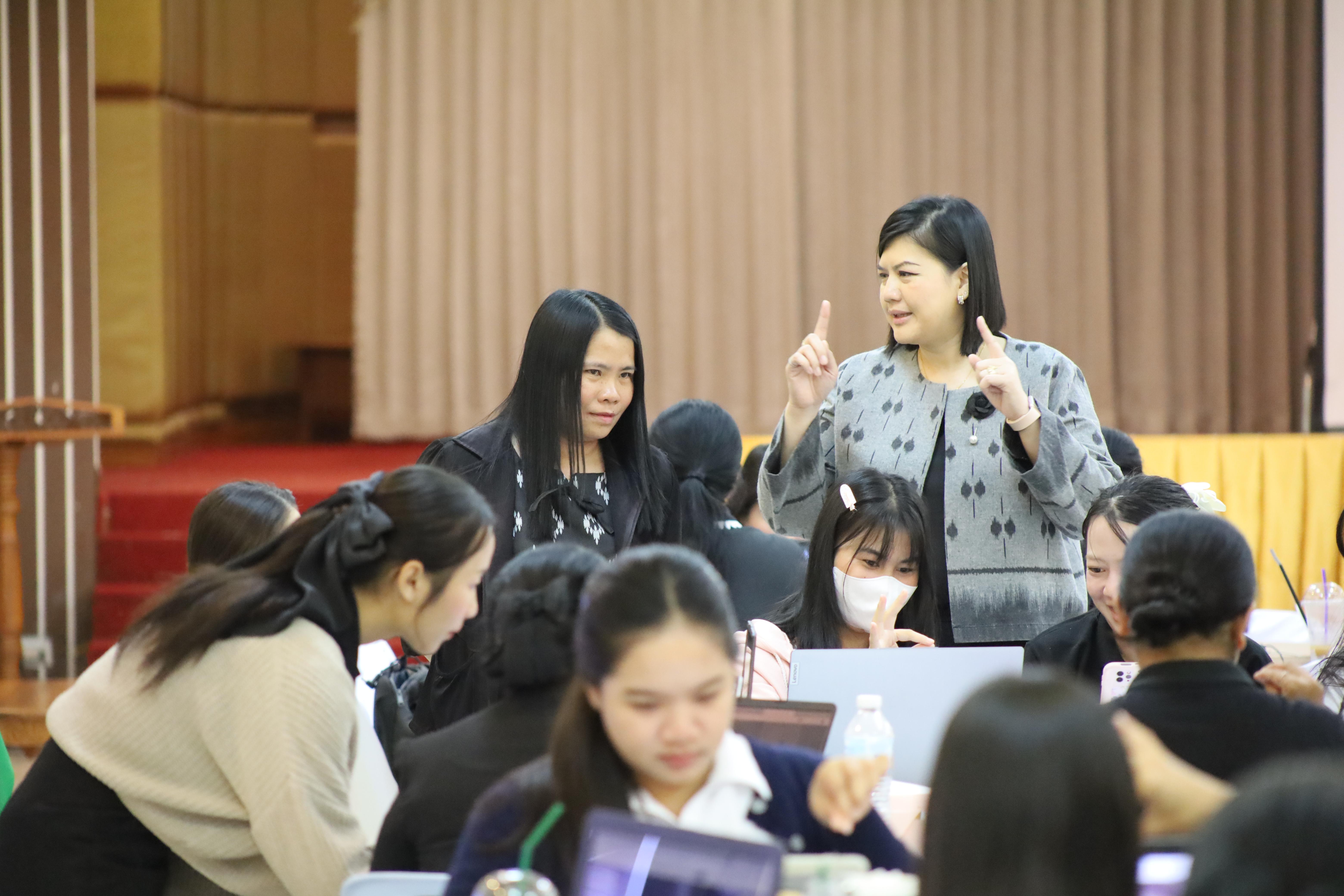 98. คณะครุศาสตร์ มหาวิทยาลัยราชภัฏกำแพงเพชร จัดโครงการอบรมสัมมนาเป็นหมู่คณะการพัฒนาครูให้ขับเคลื่อนนักเรียนให้มีความฉลาดรู้ (PISA)