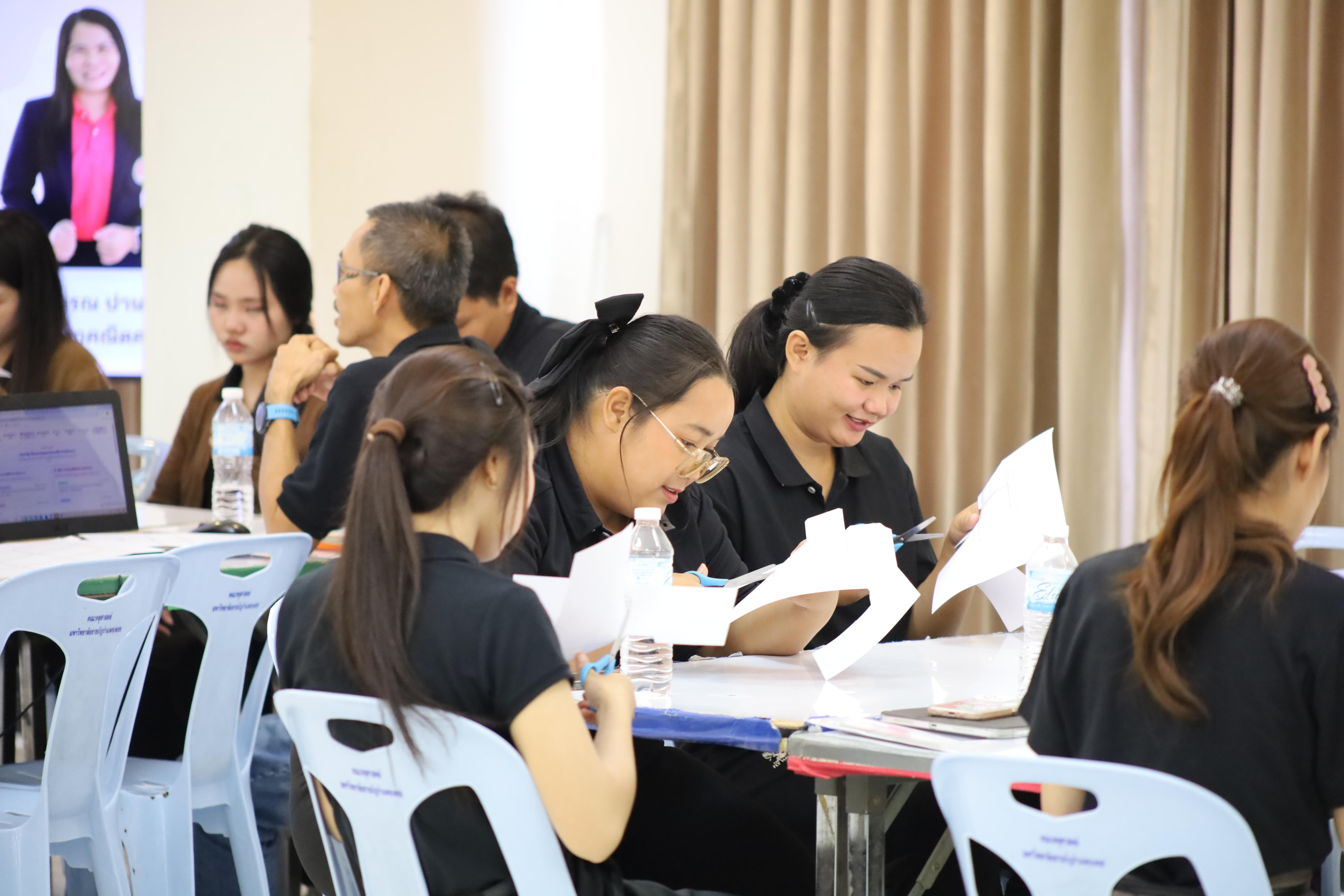 151. คณะครุศาสตร์ มหาวิทยาลัยราชภัฏกำแพงเพชร จัดโครงการอบรมสัมมนาเป็นหมู่คณะการพัฒนาครูให้ขับเคลื่อนนักเรียนให้มีความฉลาดรู้ (PISA)