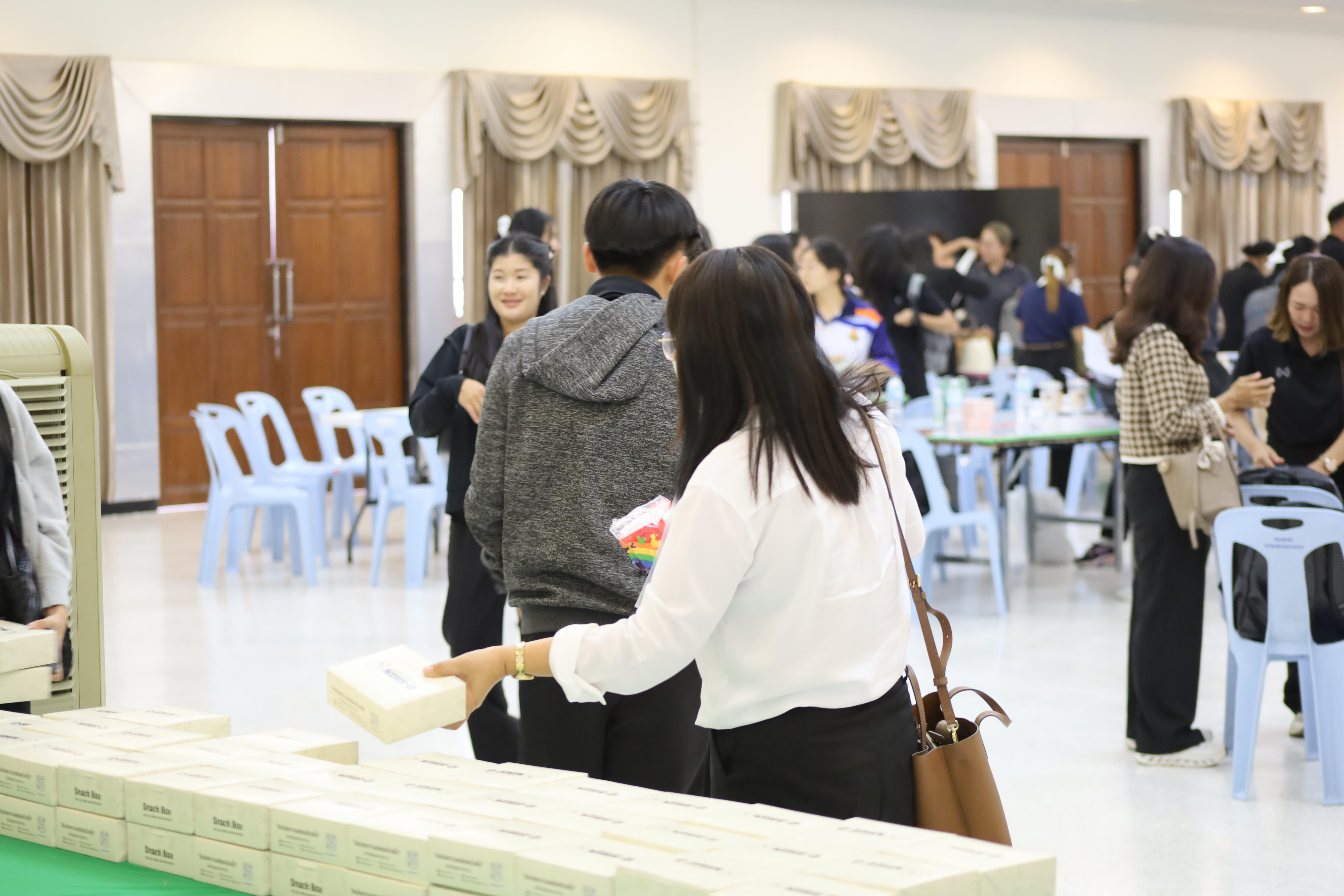 211. คณะครุศาสตร์ มหาวิทยาลัยราชภัฏกำแพงเพชร จัดโครงการอบรมสัมมนาเป็นหมู่คณะการพัฒนาครูให้ขับเคลื่อนนักเรียนให้มีความฉลาดรู้ (PISA)