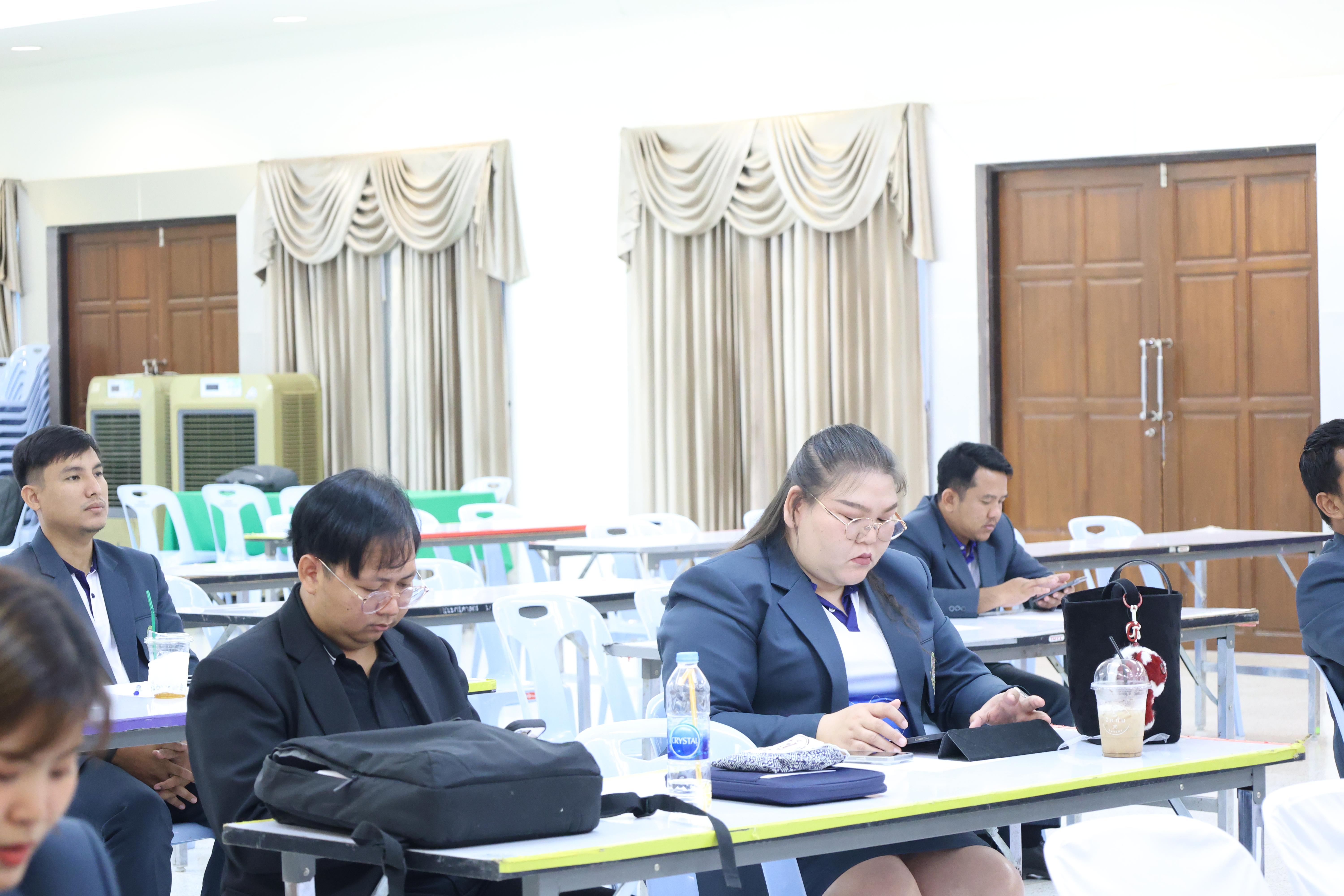 12. การพัฒนาภาวะผู้นำของนักบริหารมืออาชีพ