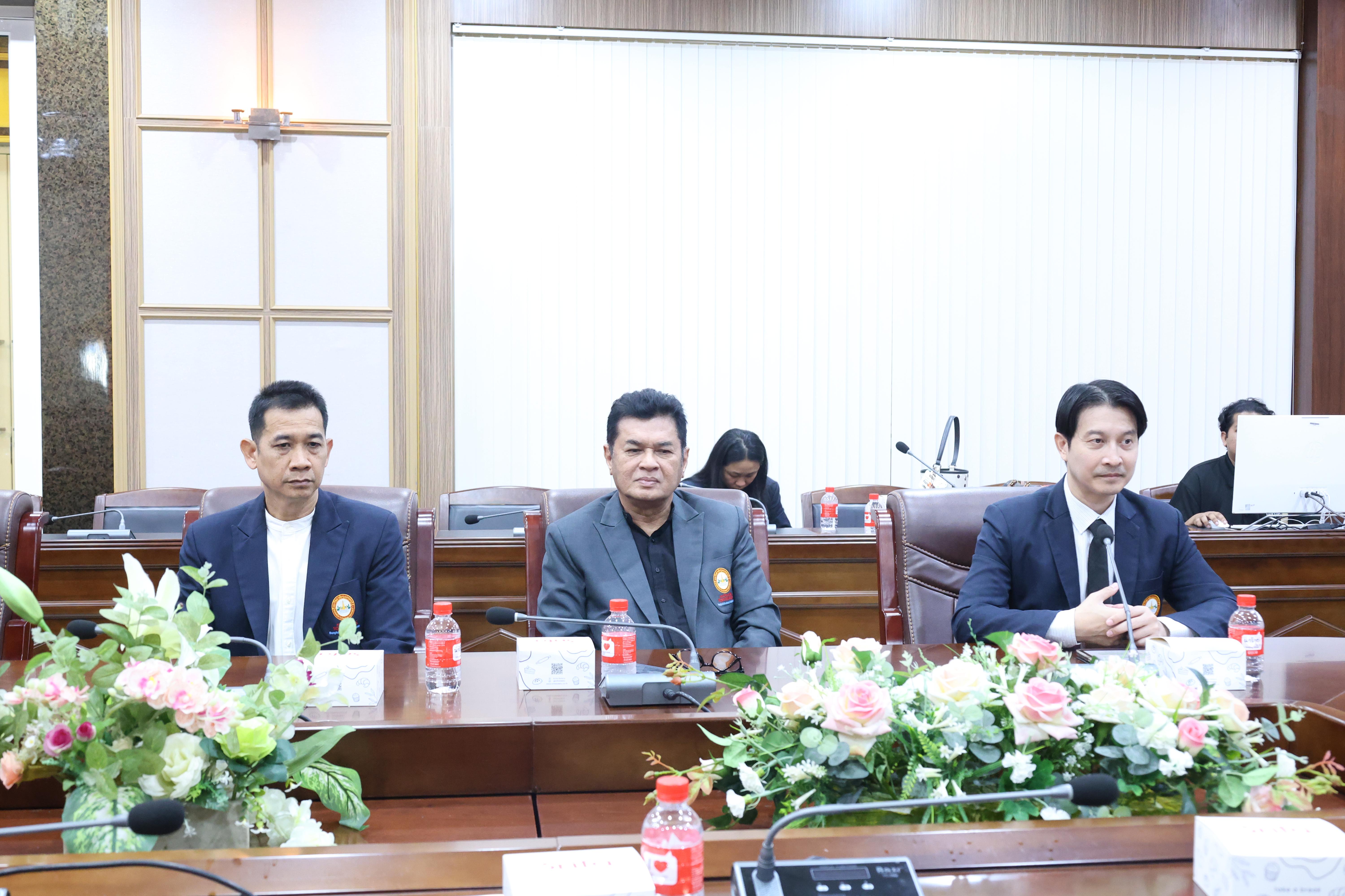 8. โครงการศึกษาดูงานเพื่อพัฒนาศักยภาพการบริหารจัดการสู่ความเป็นสากล