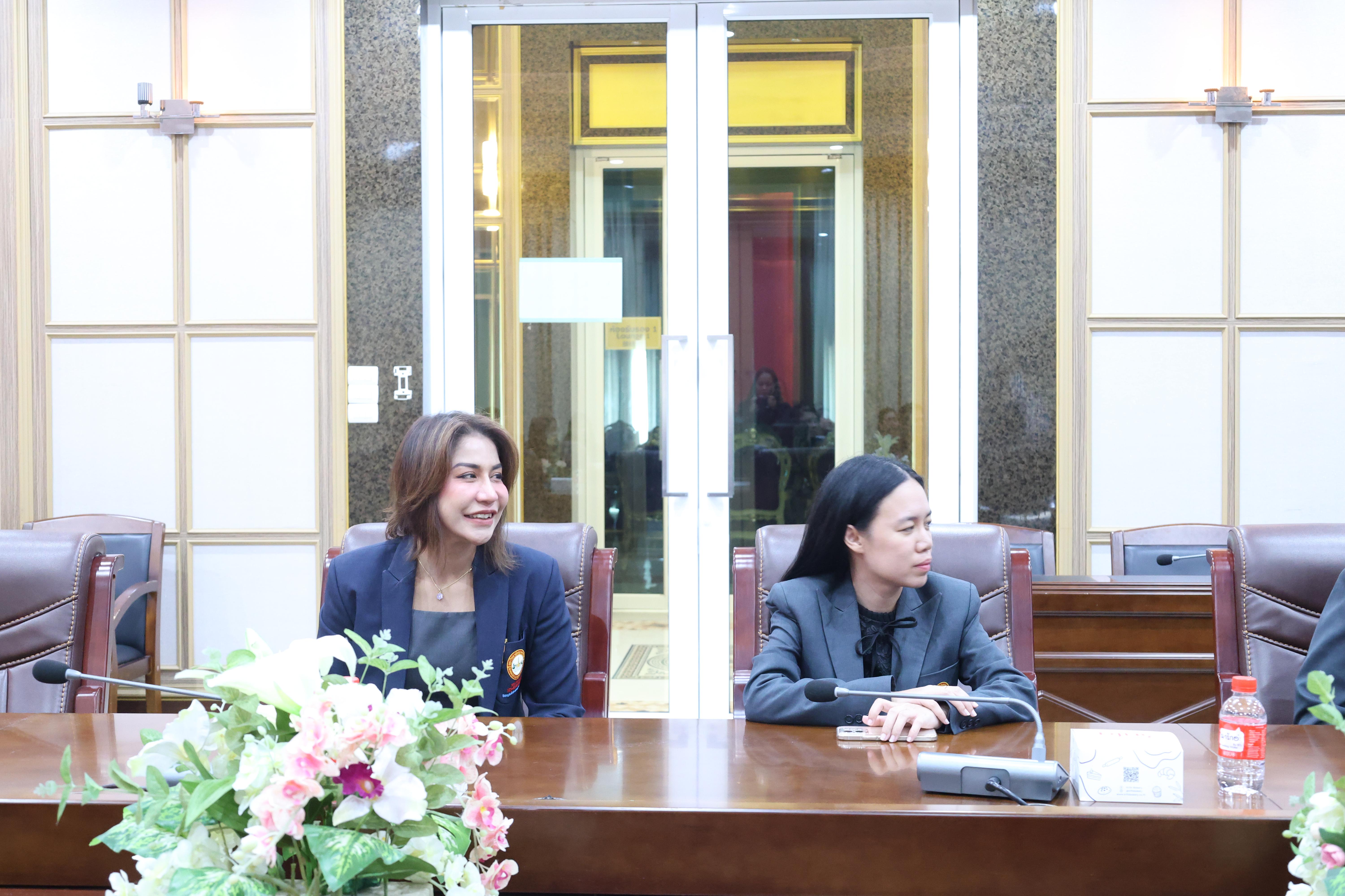 10. โครงการศึกษาดูงานเพื่อพัฒนาศักยภาพการบริหารจัดการสู่ความเป็นสากล