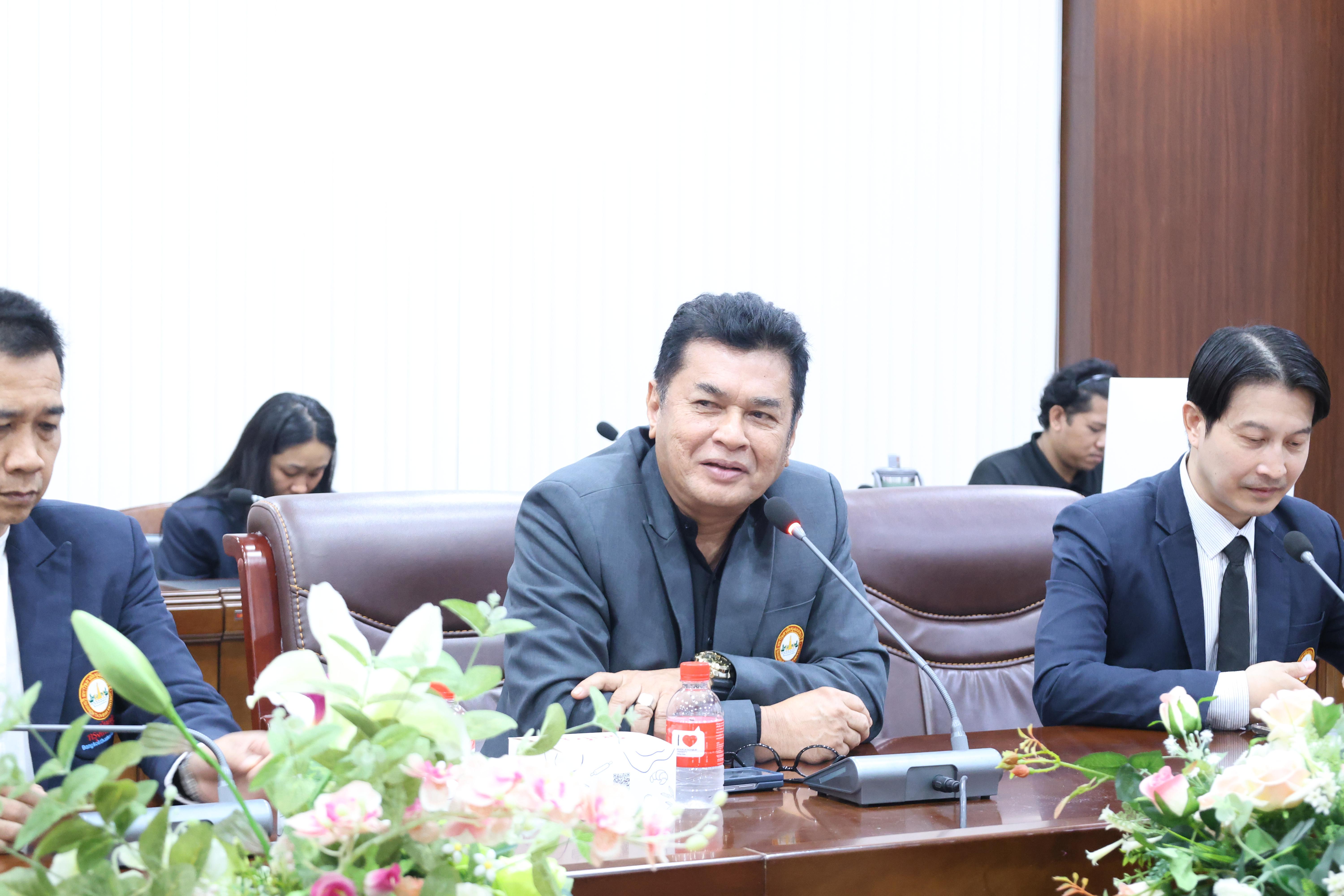 11. โครงการศึกษาดูงานเพื่อพัฒนาศักยภาพการบริหารจัดการสู่ความเป็นสากล