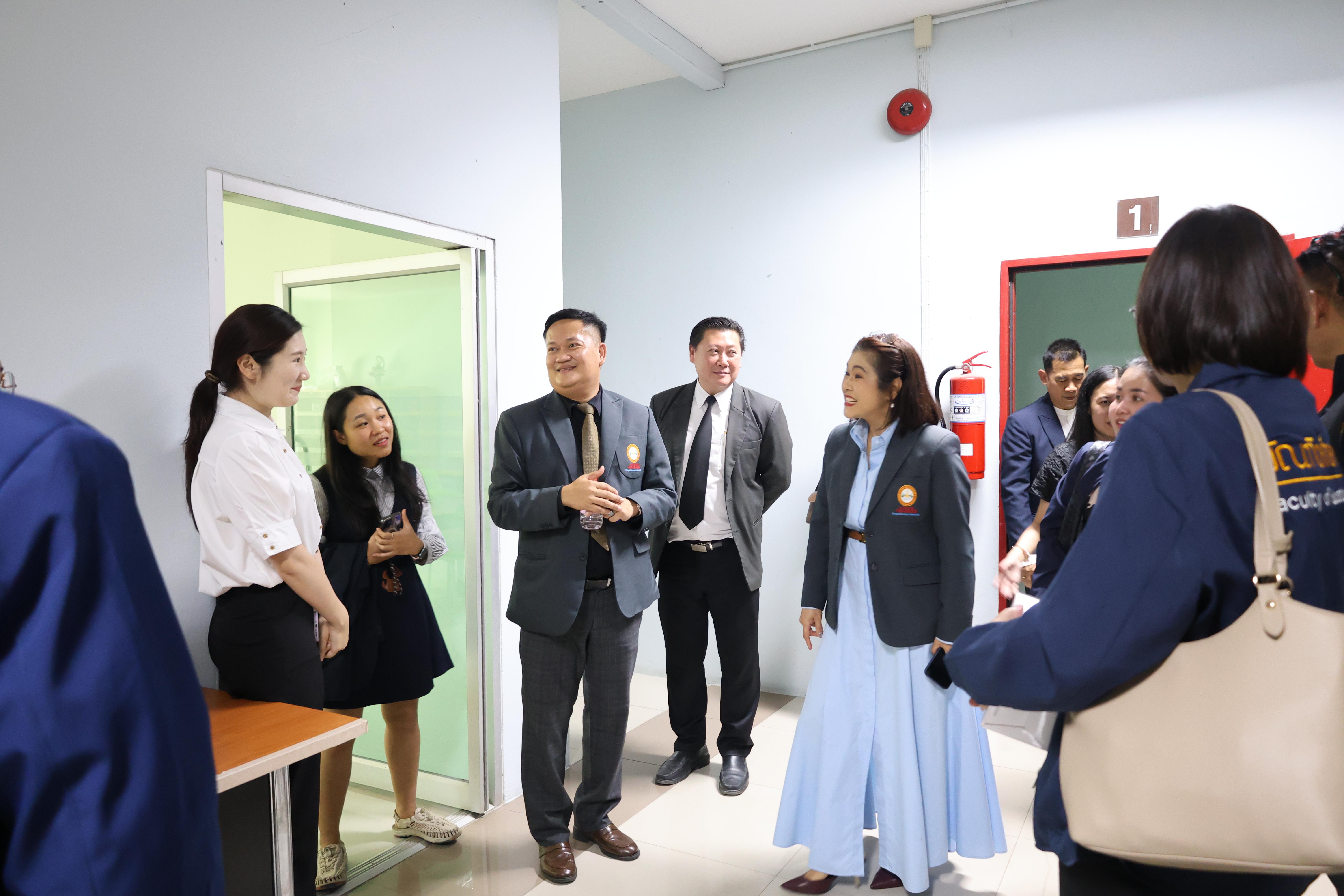 99. โครงการศึกษาดูงานเพื่อพัฒนาศักยภาพการบริหารจัดการสู่ความเป็นสากล