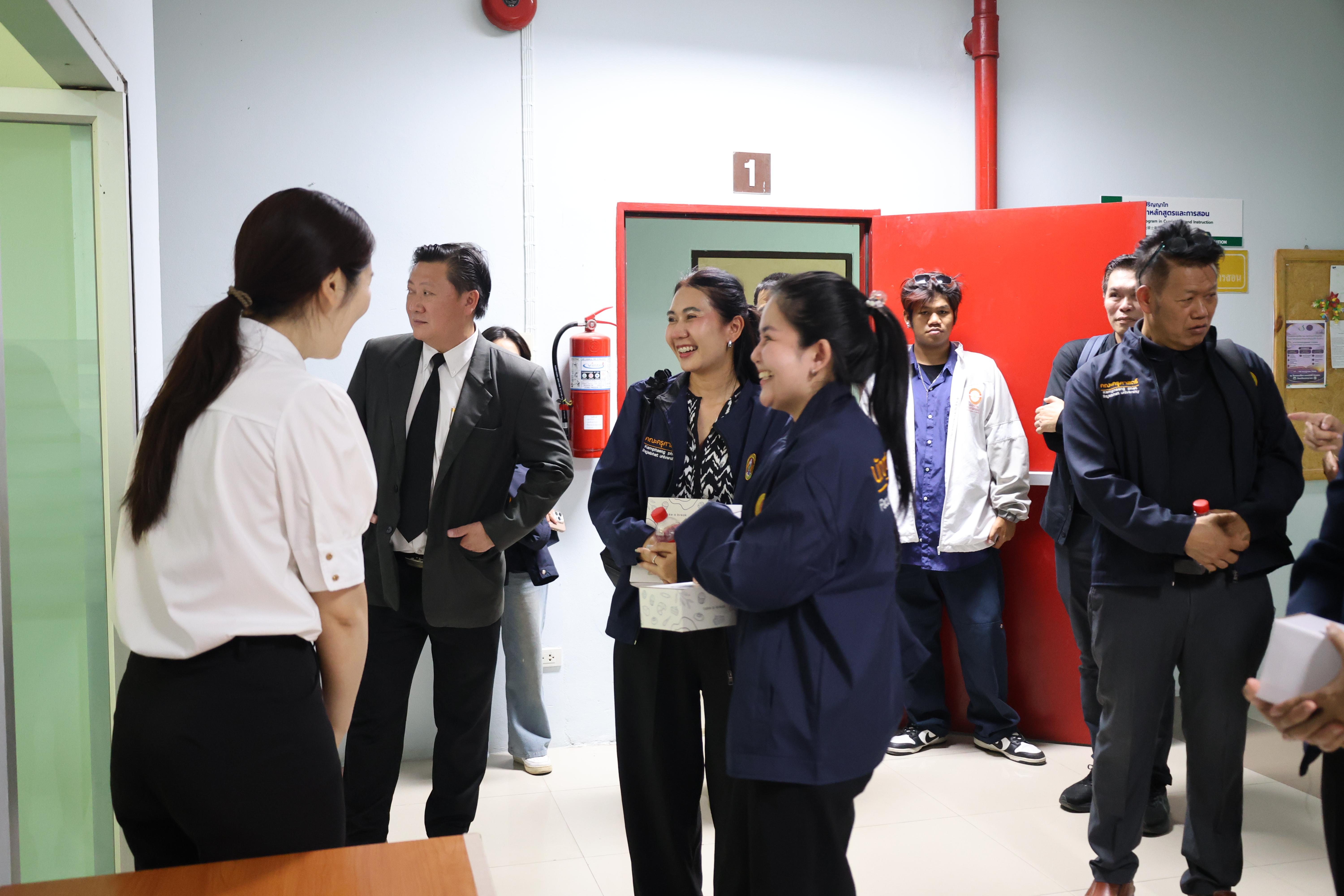 100. โครงการศึกษาดูงานเพื่อพัฒนาศักยภาพการบริหารจัดการสู่ความเป็นสากล