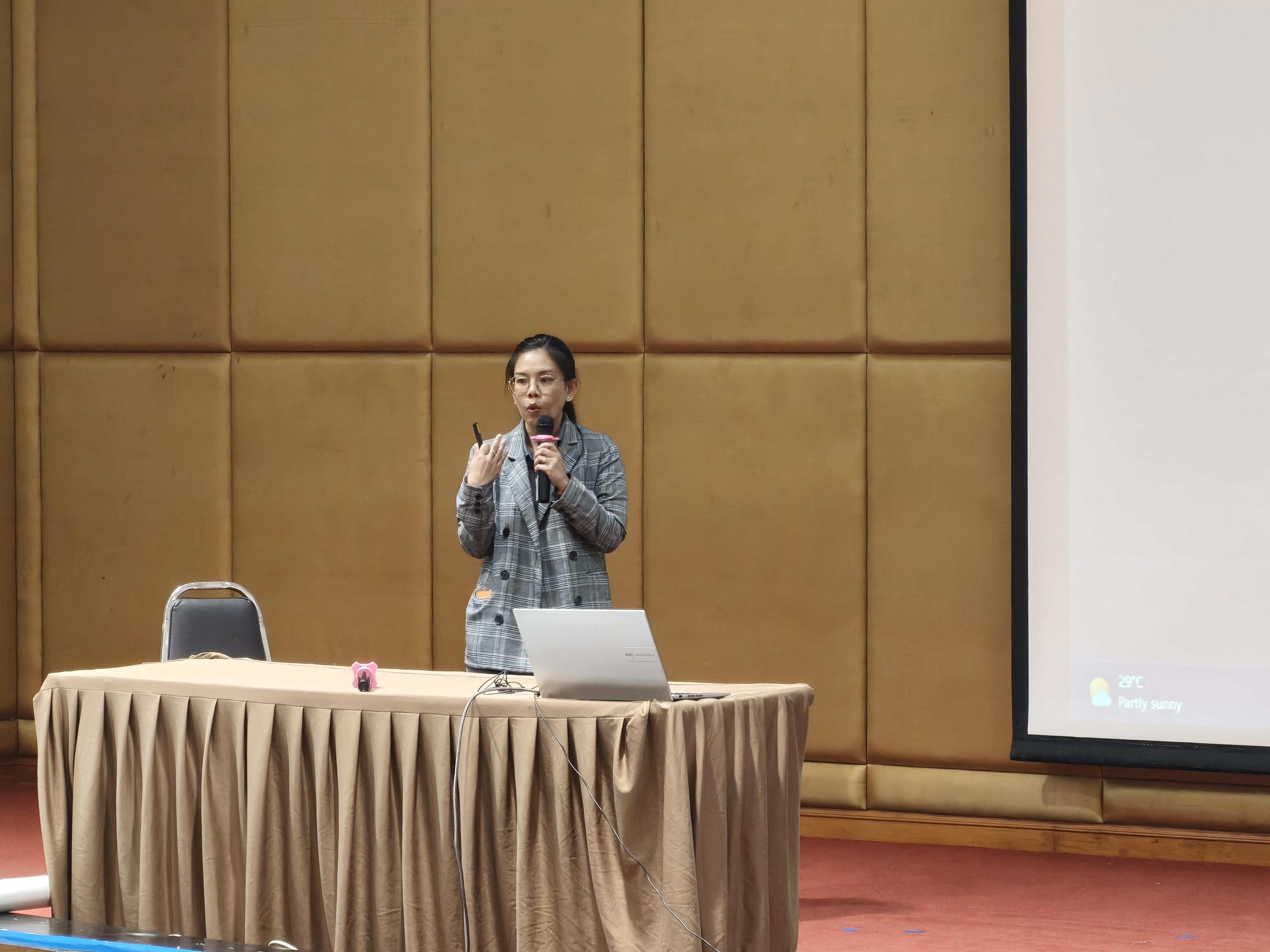 10. โครงการพัฒนาคุณลักษณะ 4 ประการ เพื่อยกระดับความฉลาดรู้