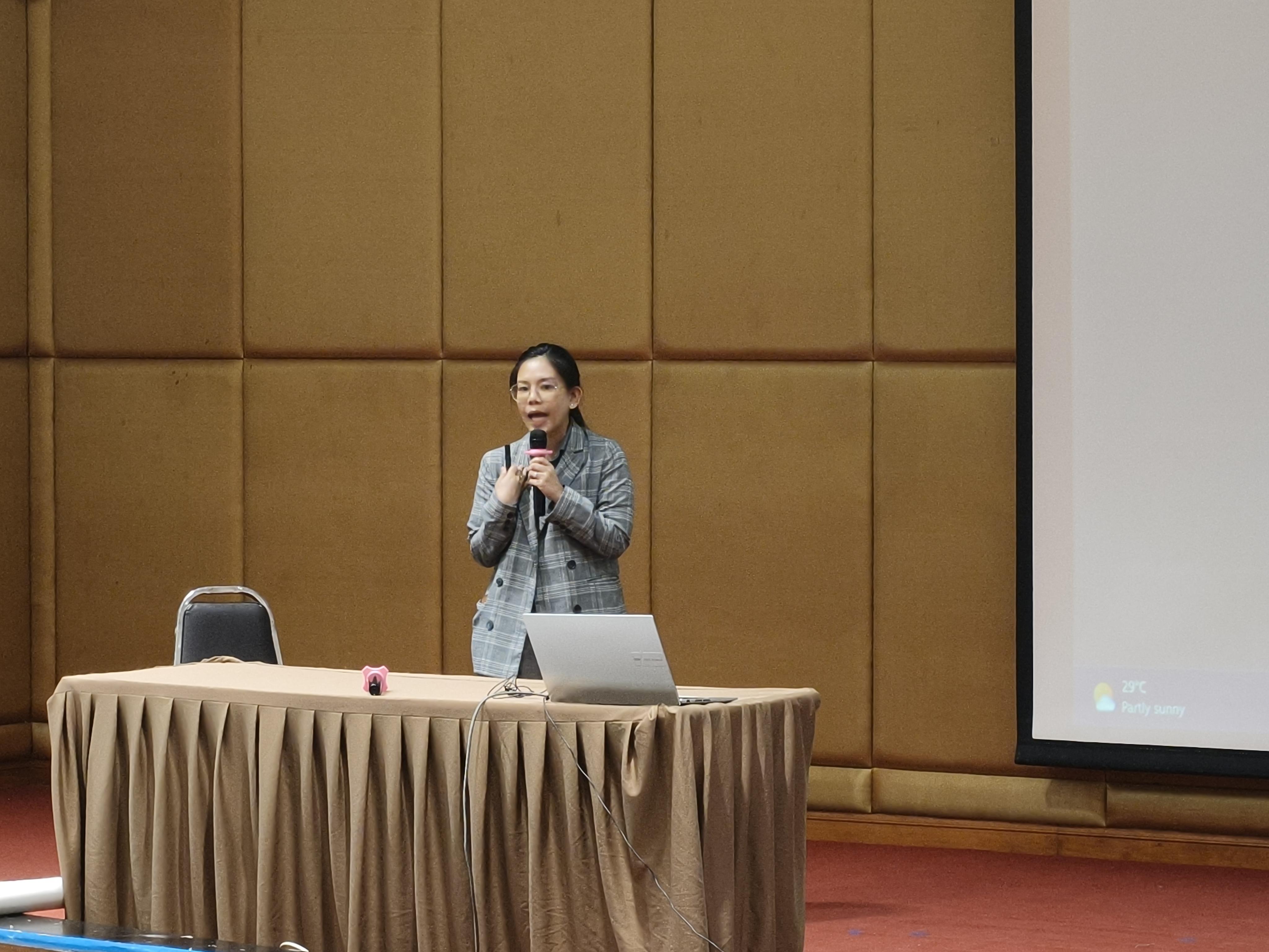 11. โครงการพัฒนาคุณลักษณะ 4 ประการ เพื่อยกระดับความฉลาดรู้