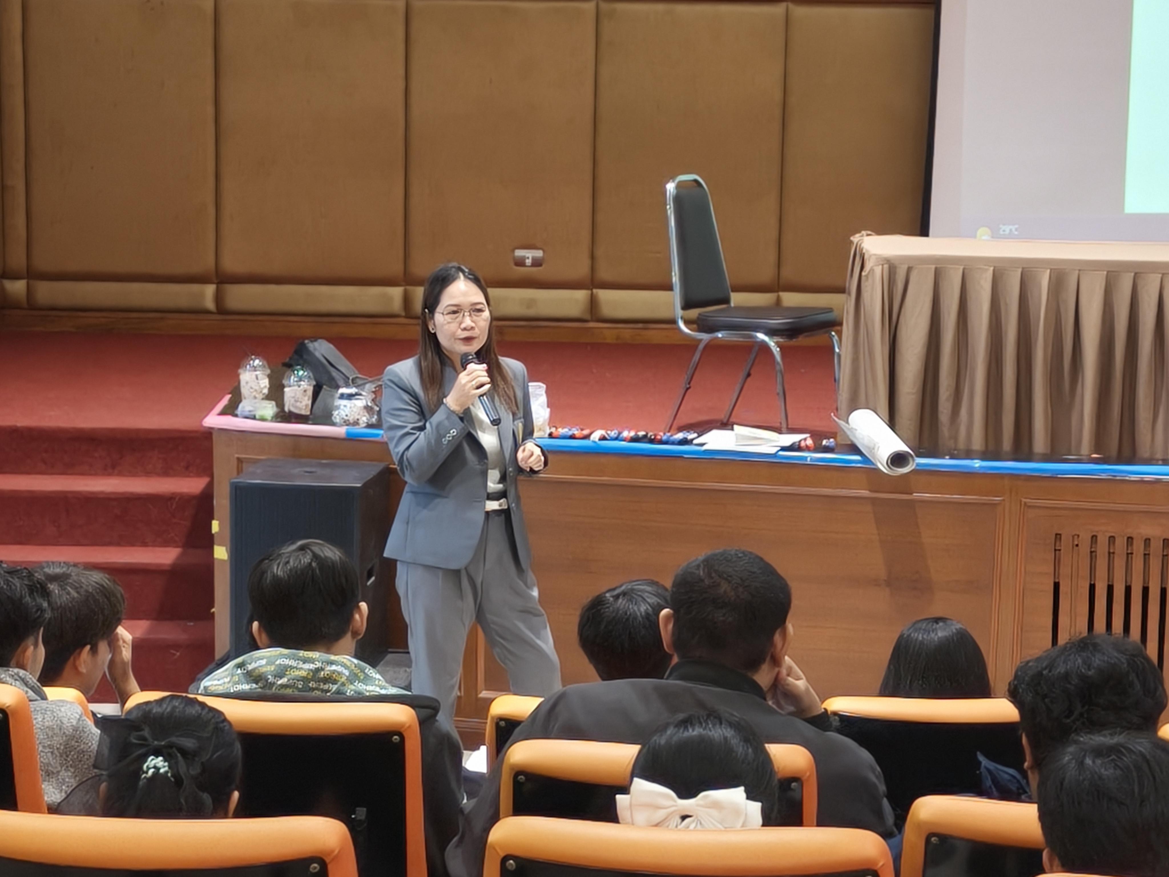 33. โครงการพัฒนาคุณลักษณะ 4 ประการ เพื่อยกระดับความฉลาดรู้
