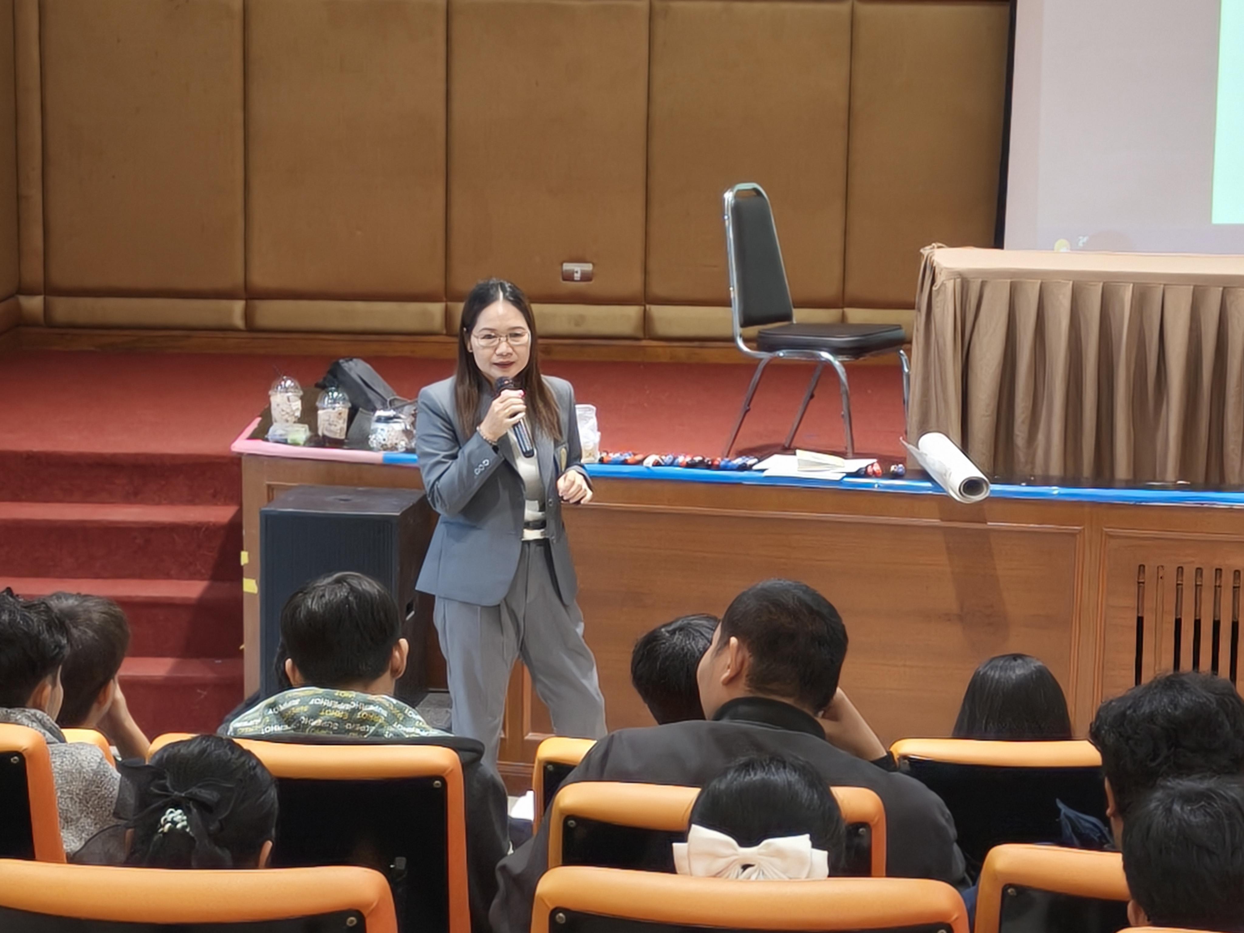 34. โครงการพัฒนาคุณลักษณะ 4 ประการ เพื่อยกระดับความฉลาดรู้