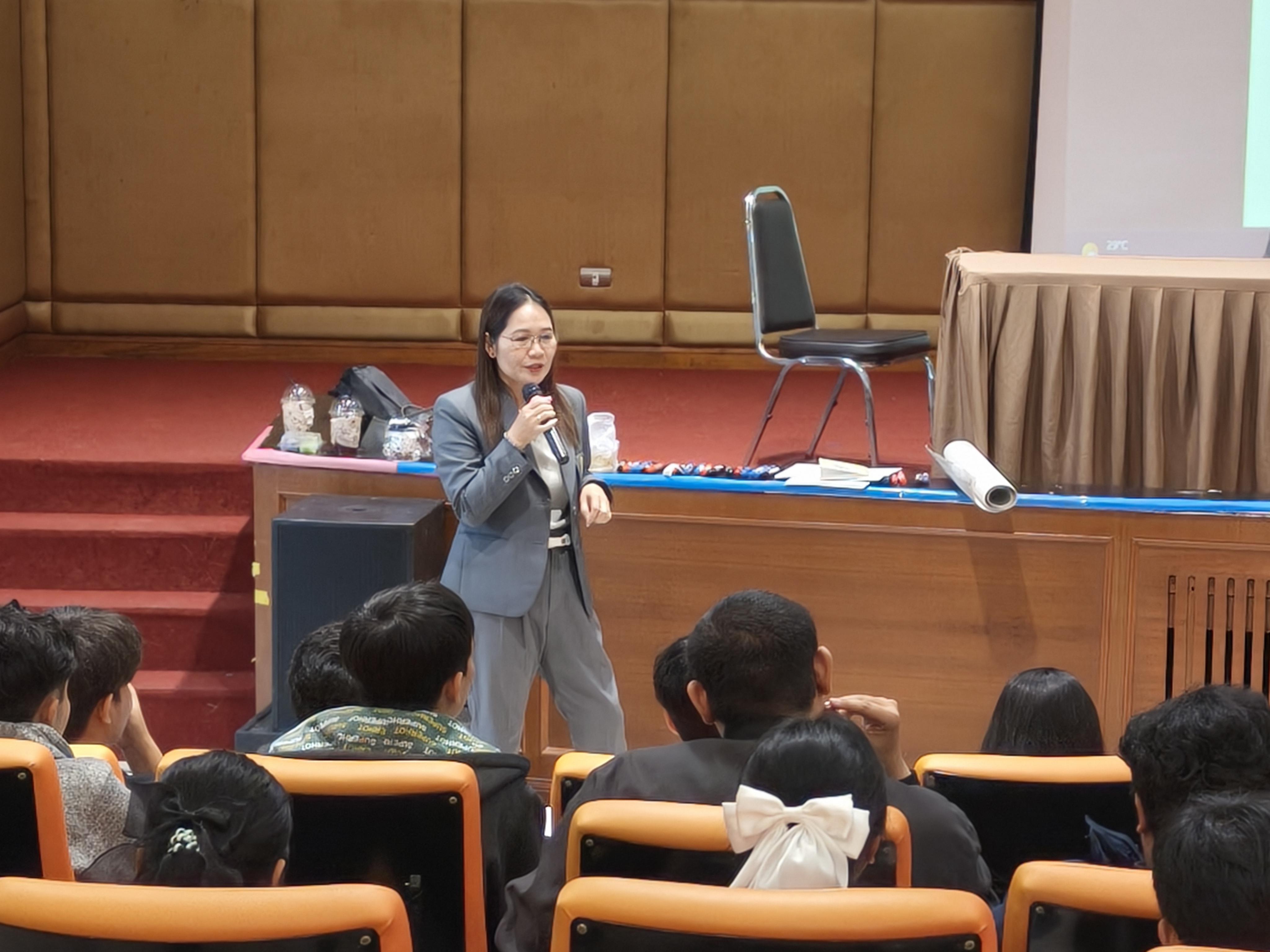 35. โครงการพัฒนาคุณลักษณะ 4 ประการ เพื่อยกระดับความฉลาดรู้