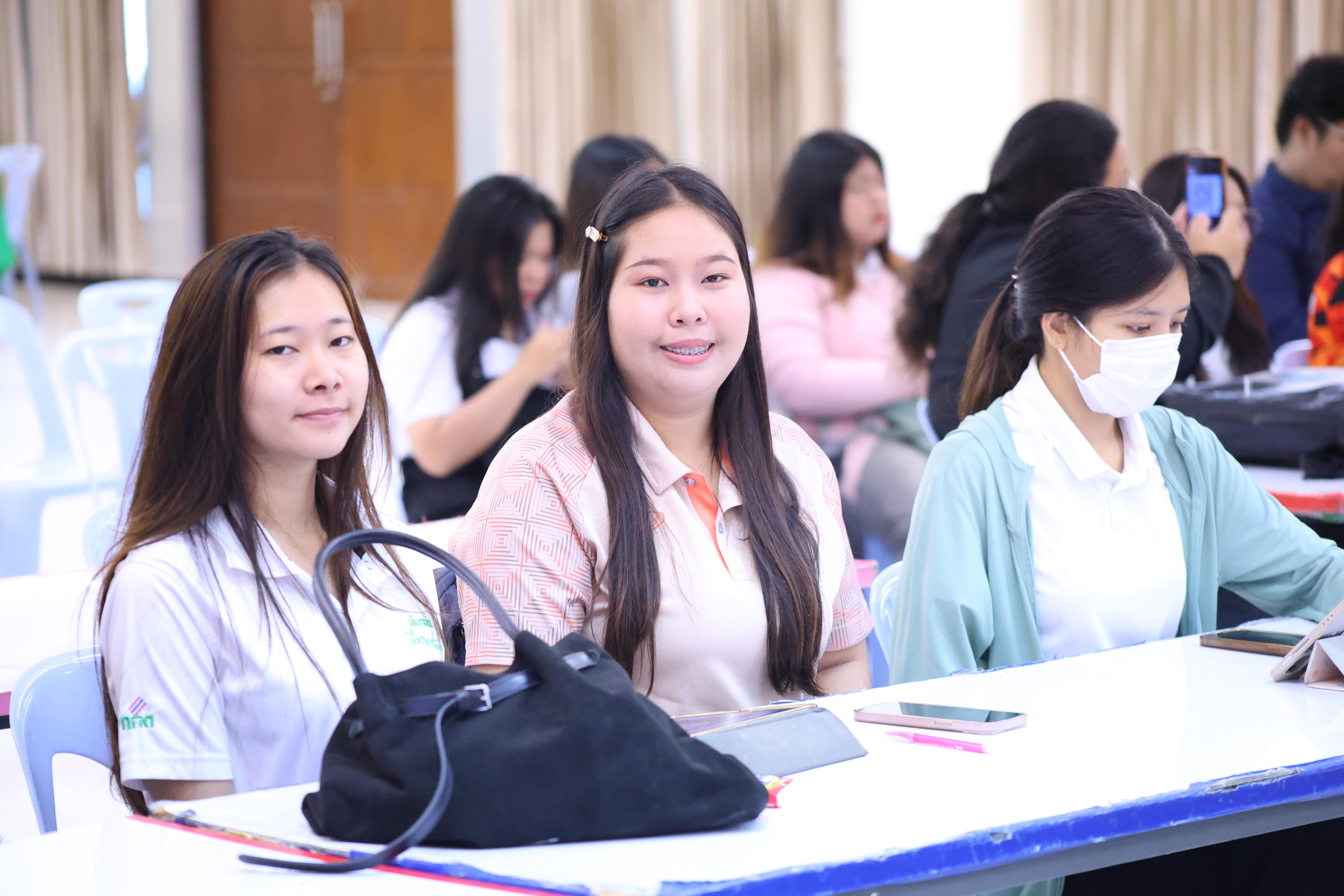 101. โครงการพัฒนาคุณลักษณะ 4 ประการ เพื่อยกระดับความฉลาดรู้
