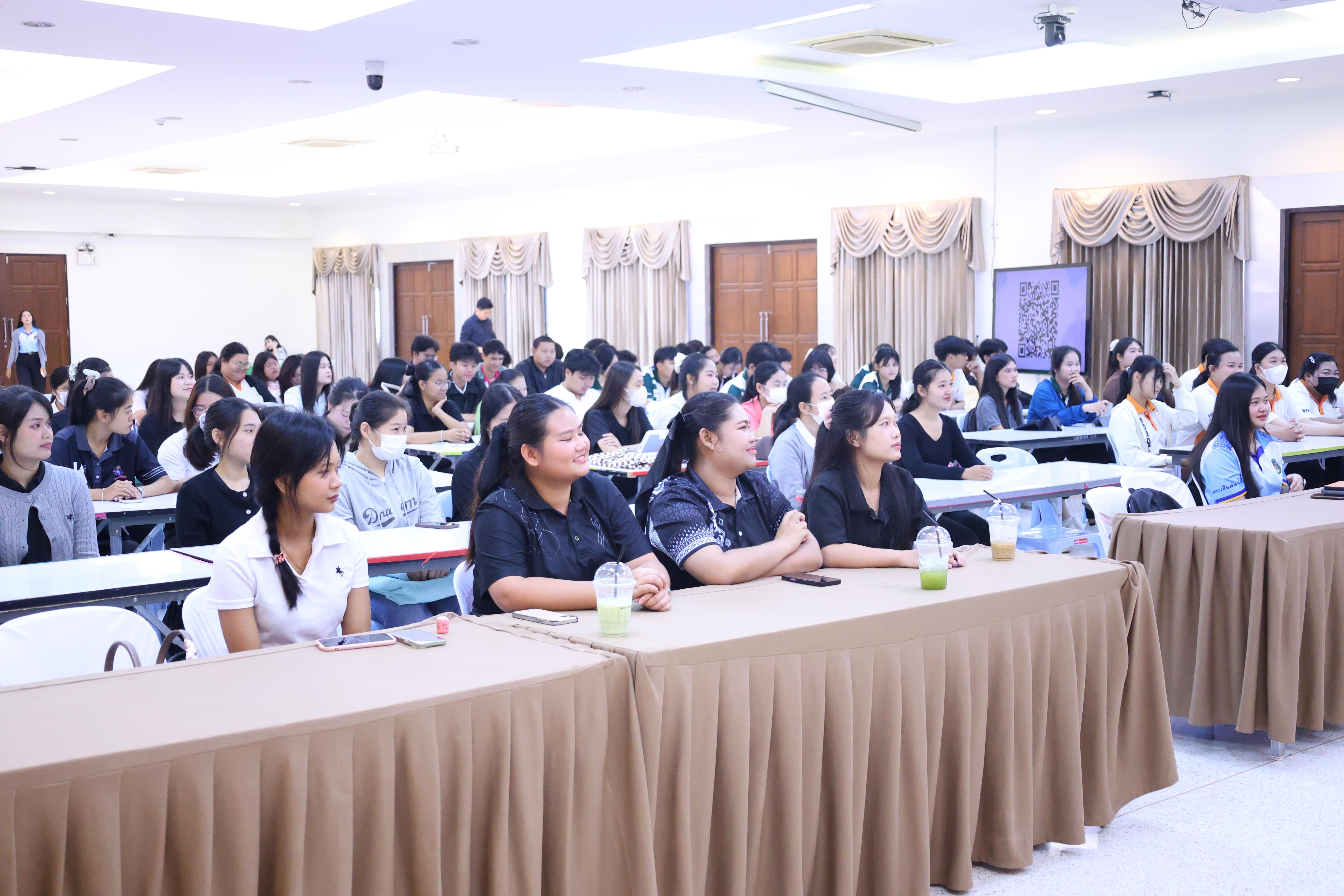 114. โครงการพัฒนาคุณลักษณะ 4 ประการ เพื่อยกระดับความฉลาดรู้