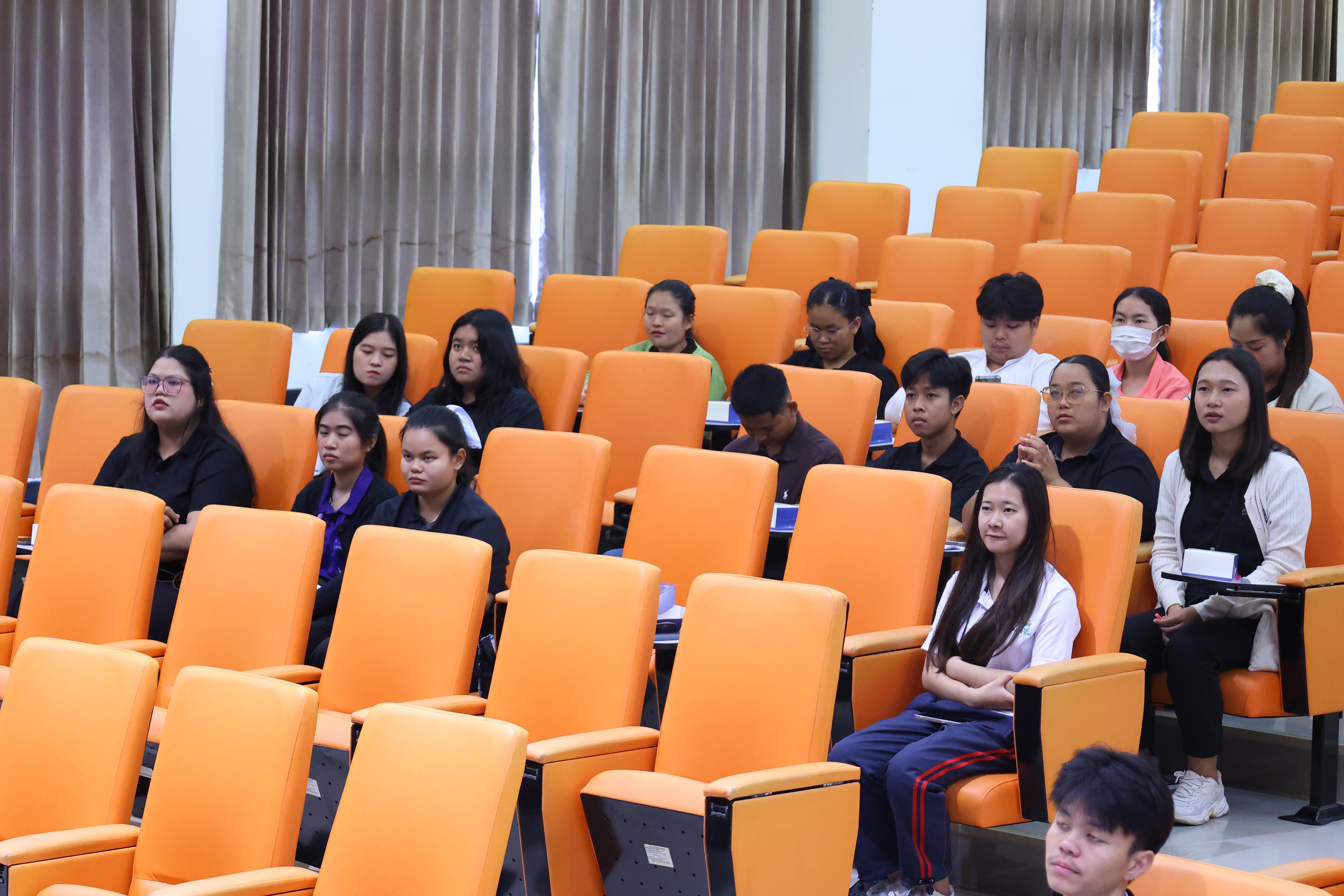 204. โครงการพัฒนาคุณลักษณะ 4 ประการ เพื่อยกระดับความฉลาดรู้
