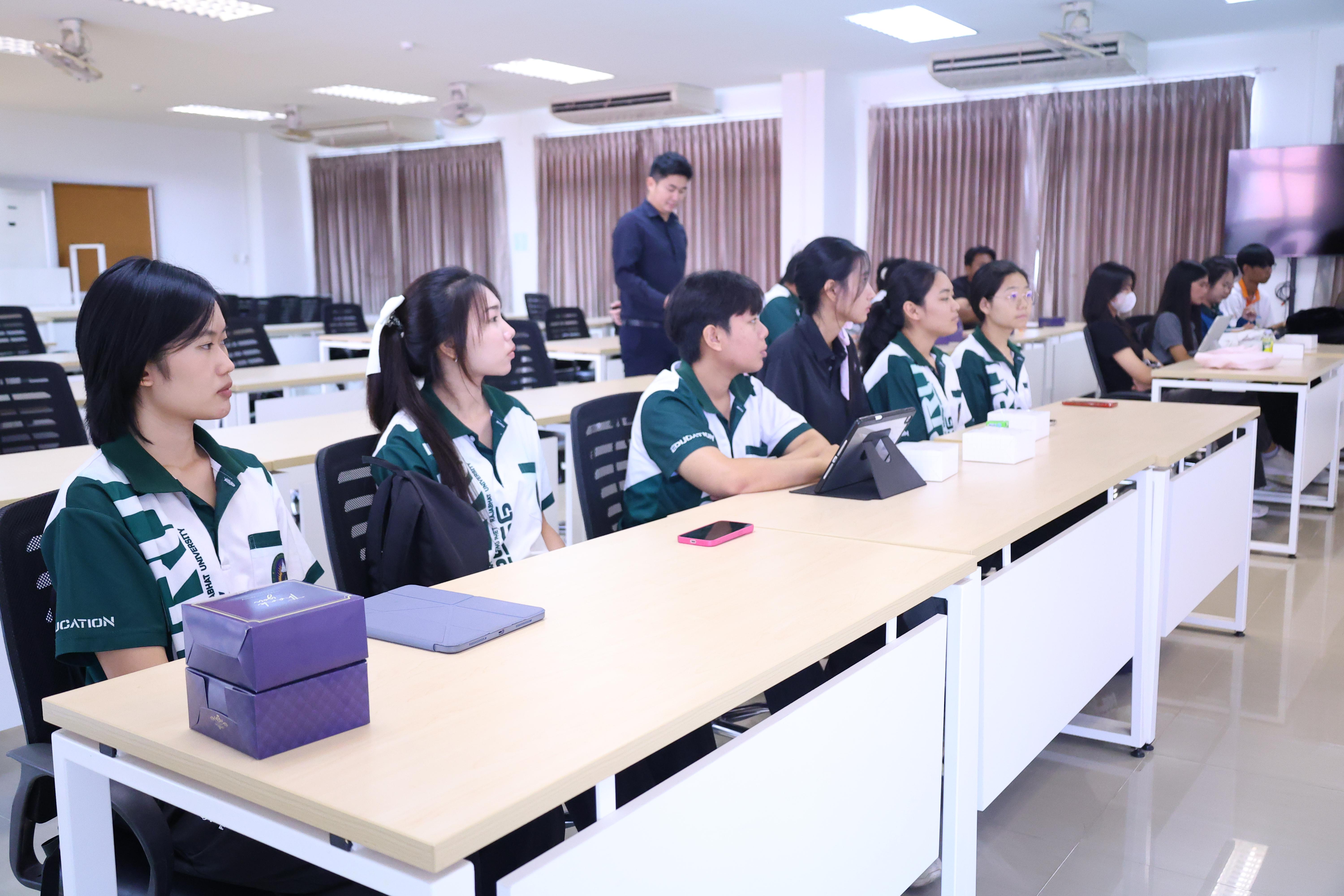 212. โครงการพัฒนาคุณลักษณะ 4 ประการ เพื่อยกระดับความฉลาดรู้