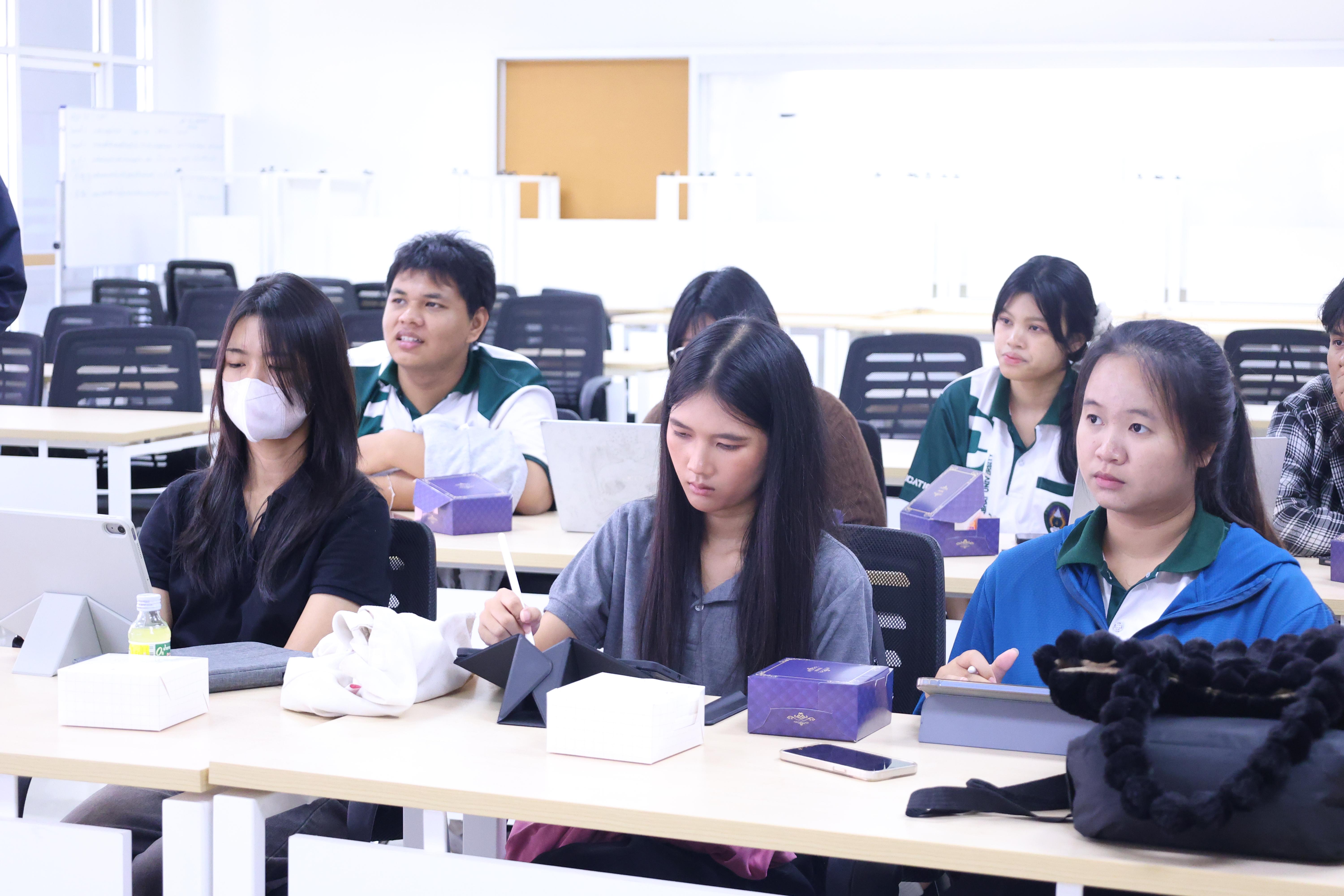 220. โครงการพัฒนาคุณลักษณะ 4 ประการ เพื่อยกระดับความฉลาดรู้