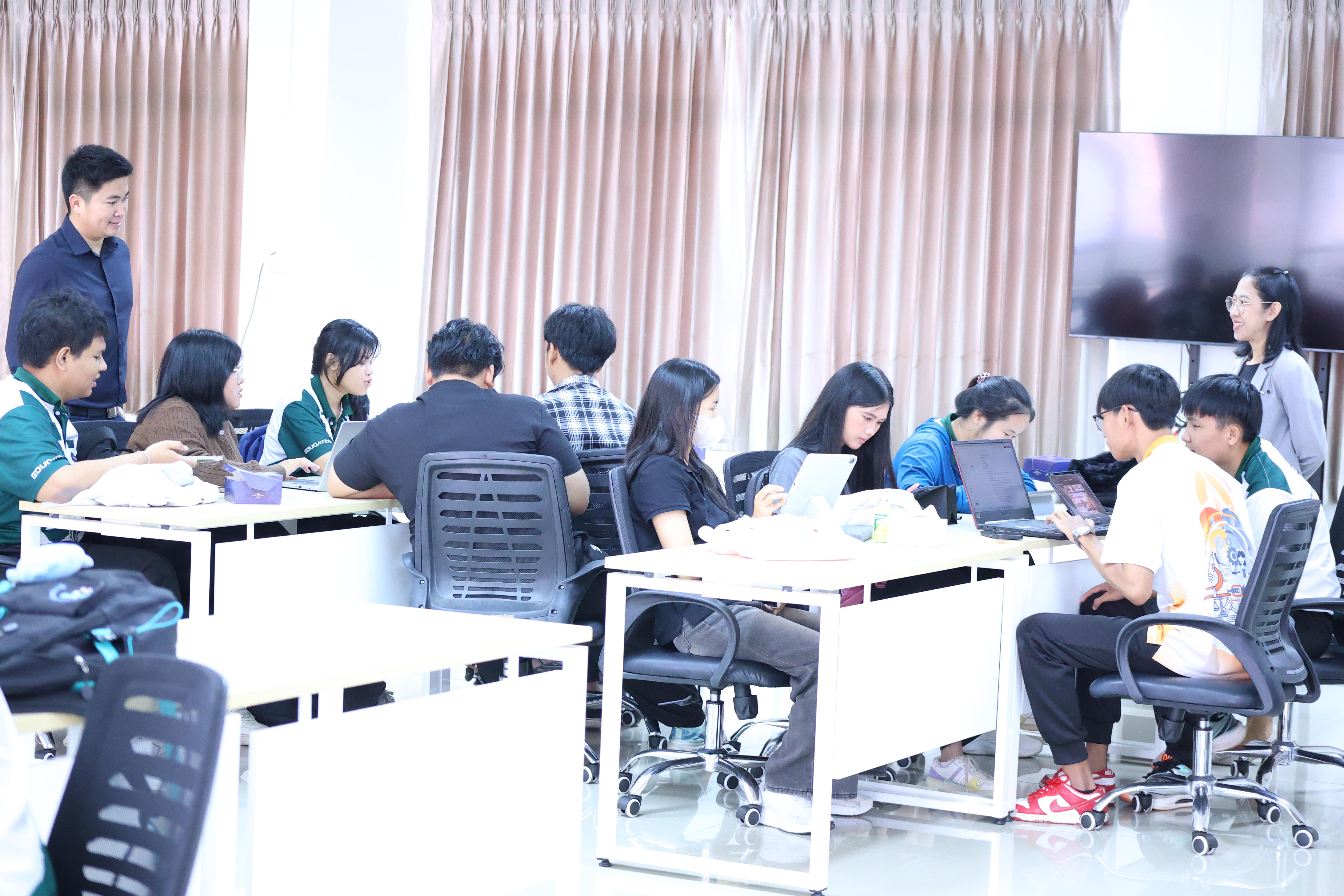 237. โครงการพัฒนาคุณลักษณะ 4 ประการ เพื่อยกระดับความฉลาดรู้