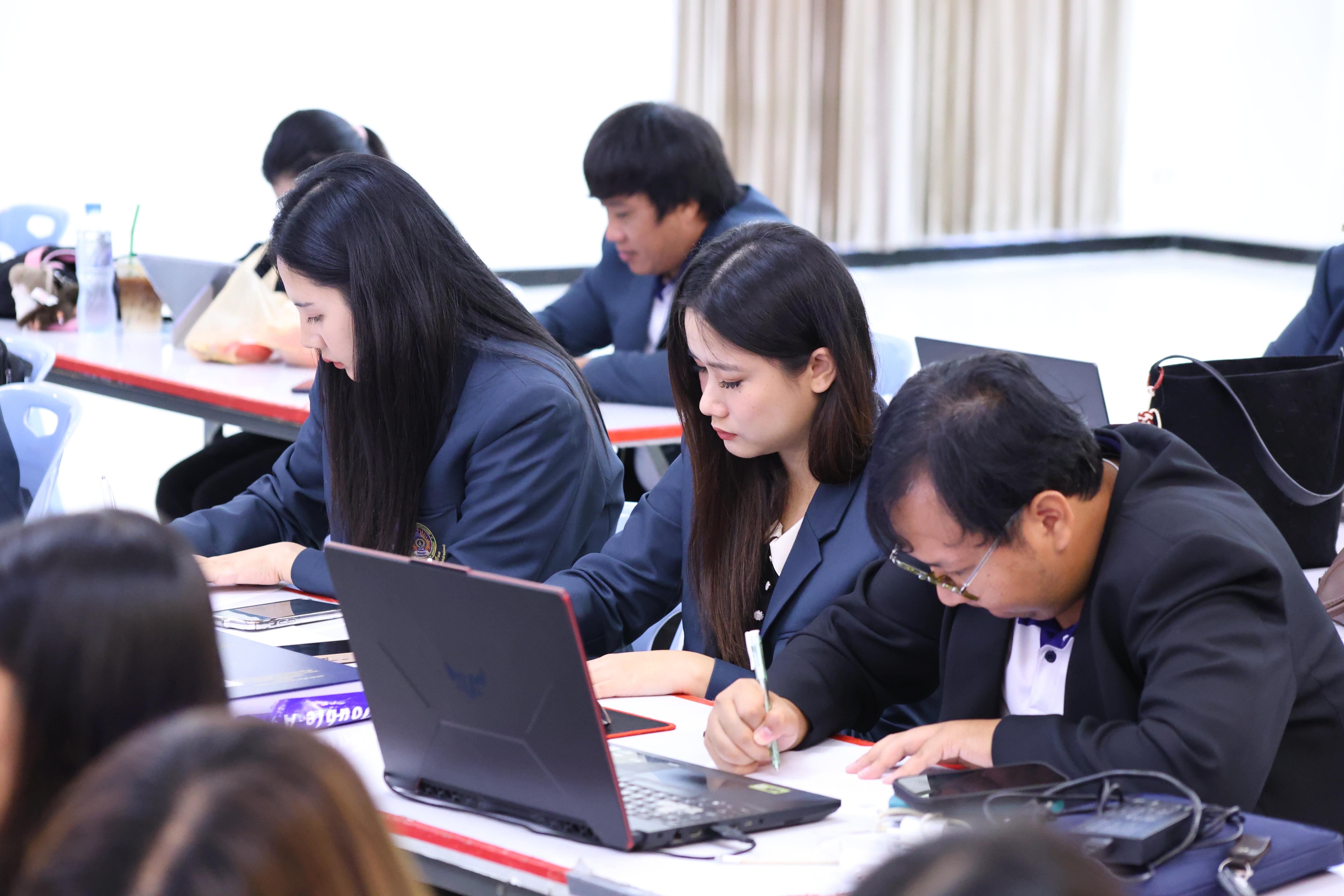 100. โครงการอบรมเชิงปฏิบัติการจริยธรรมการวิจัยและจรรยาบรรณวิชาชีพสำหรับนักศึกษาระดับบัณฑิตศึกษา