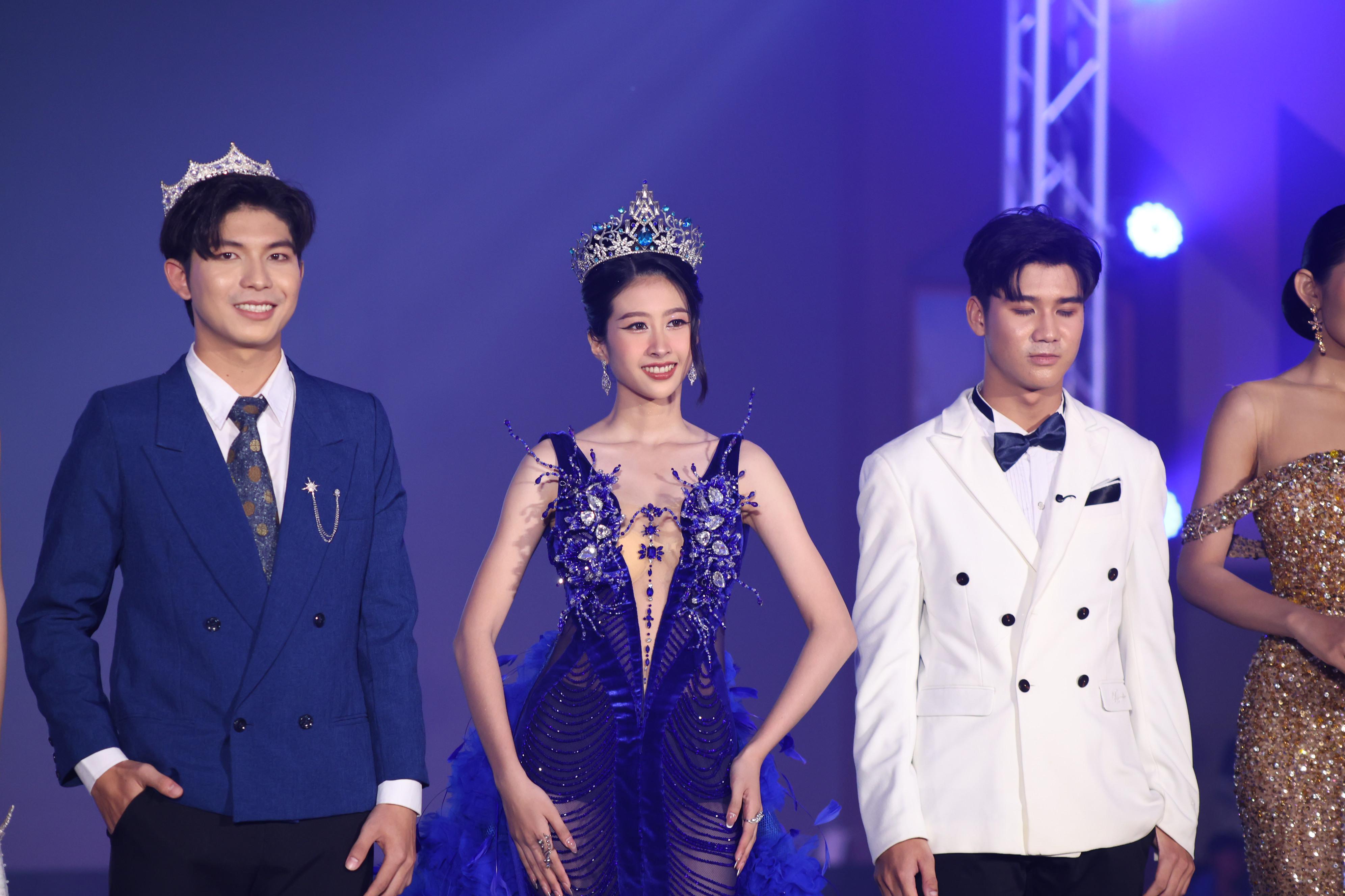988. การประกวดดาว-เดือนครุศาสตร์ ประจำปี 2569 “หนึ่งในร้อย Freshy Night 2026”