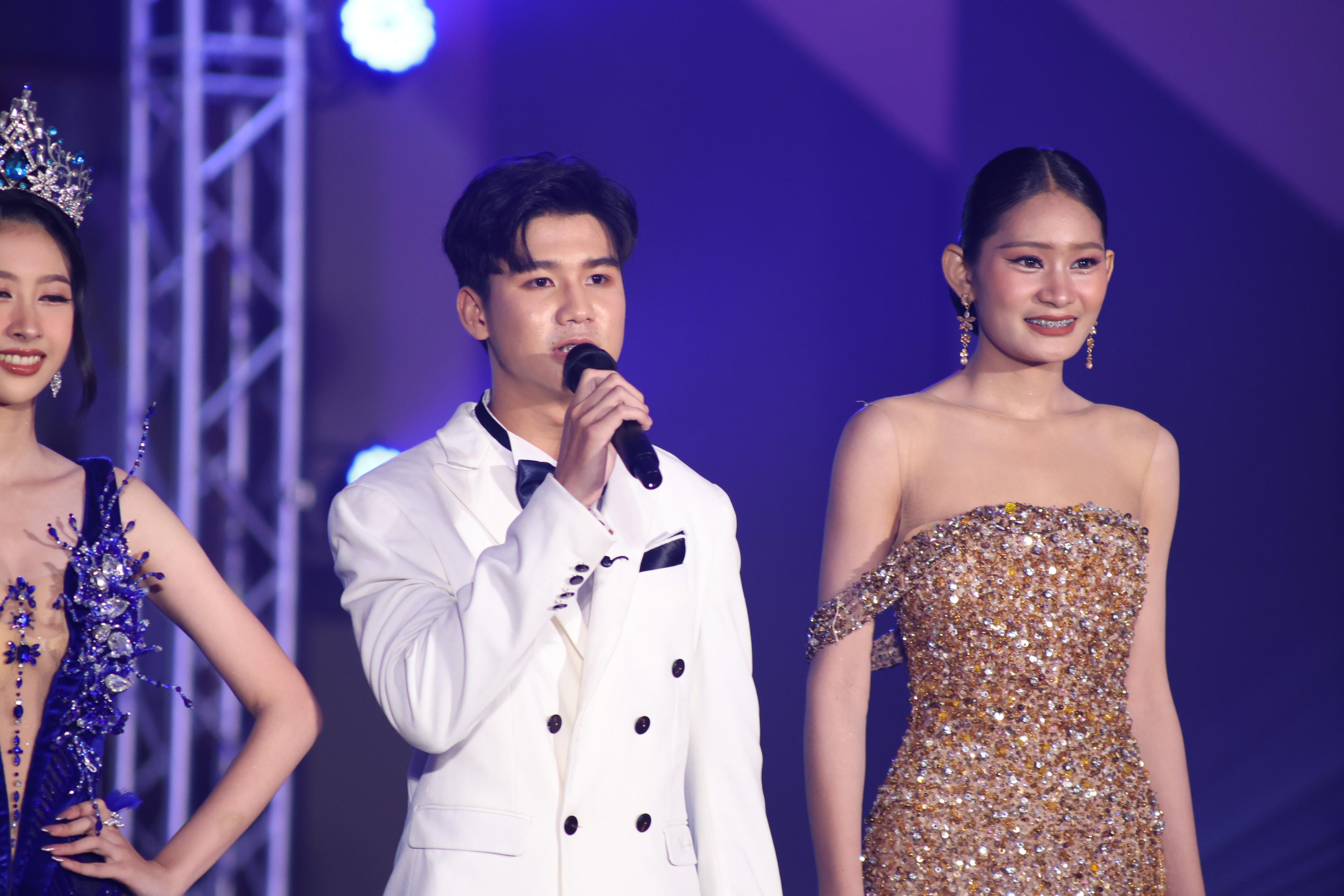 1009. การประกวดดาว-เดือนครุศาสตร์ ประจำปี 2569 “หนึ่งในร้อย Freshy Night 2026”