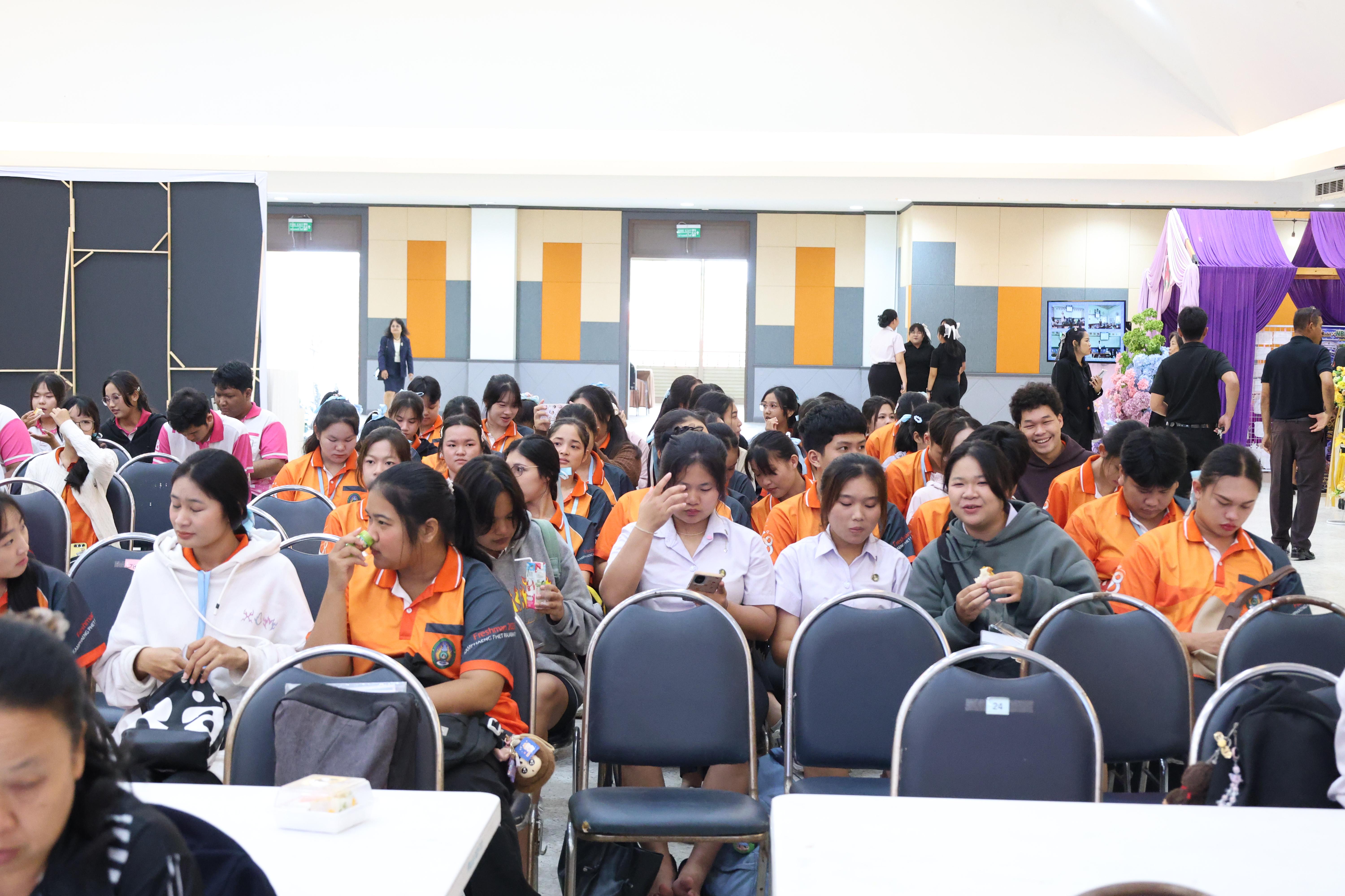 1. สัมมนาวิชาการโรงเรียนต้นแบบเชิงพื้นที่หลักสูตรเสริมสร้างคุณลักษณะ 4 ประการ
