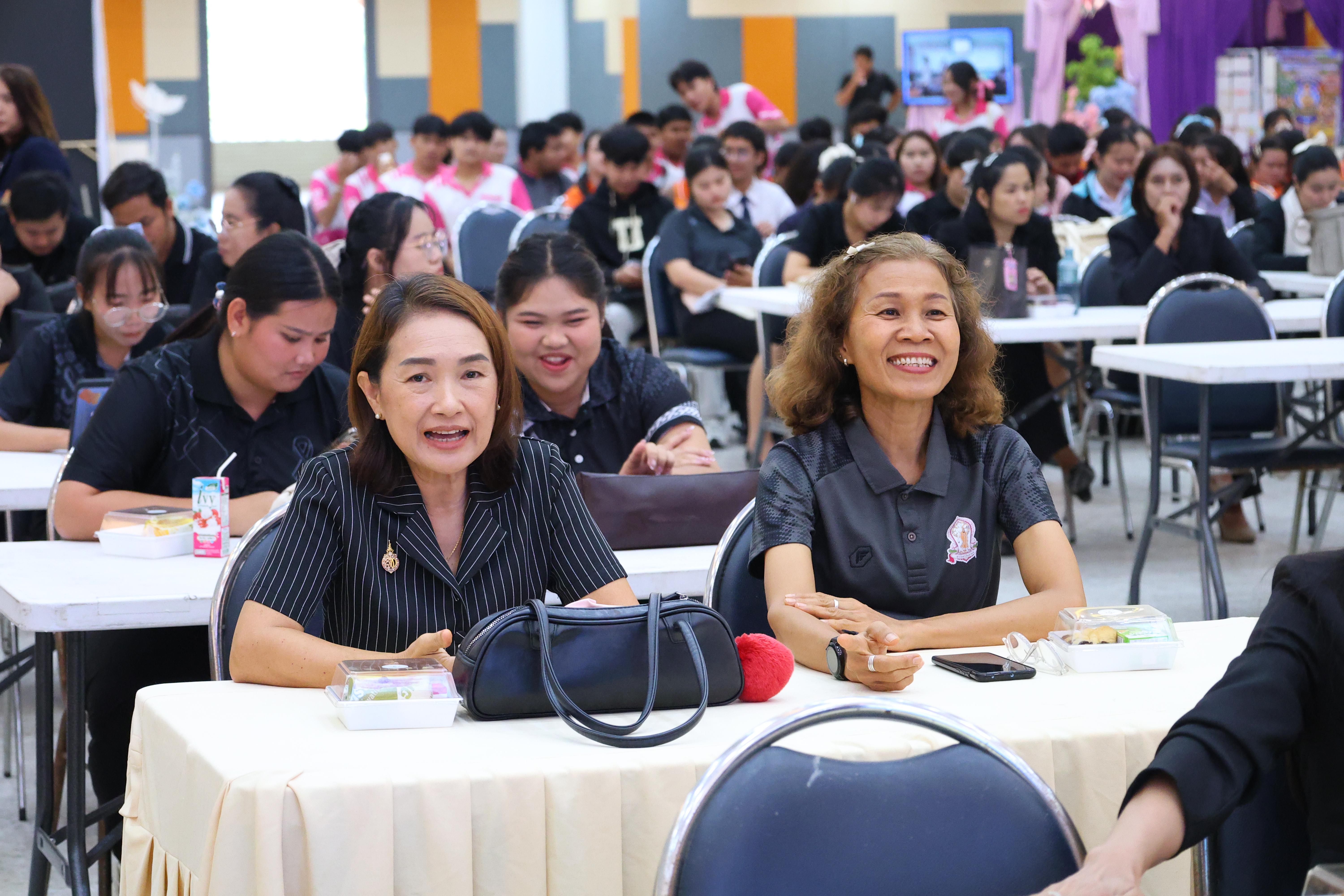 19. สัมมานาวิชาการโรงเรียนต้นแบบเชิงพื้นที่หลักสูตรเสริมสร้างคุณลักษณะ 4 ประการโดยใช้การจัดการเรียนการสอนสมรรถนะ PTRU MODEL เป็นฐานสำหรับครูเพื่อขับเคลื่อนนักเรียนให้มีความฉลาดรู้(PISA)