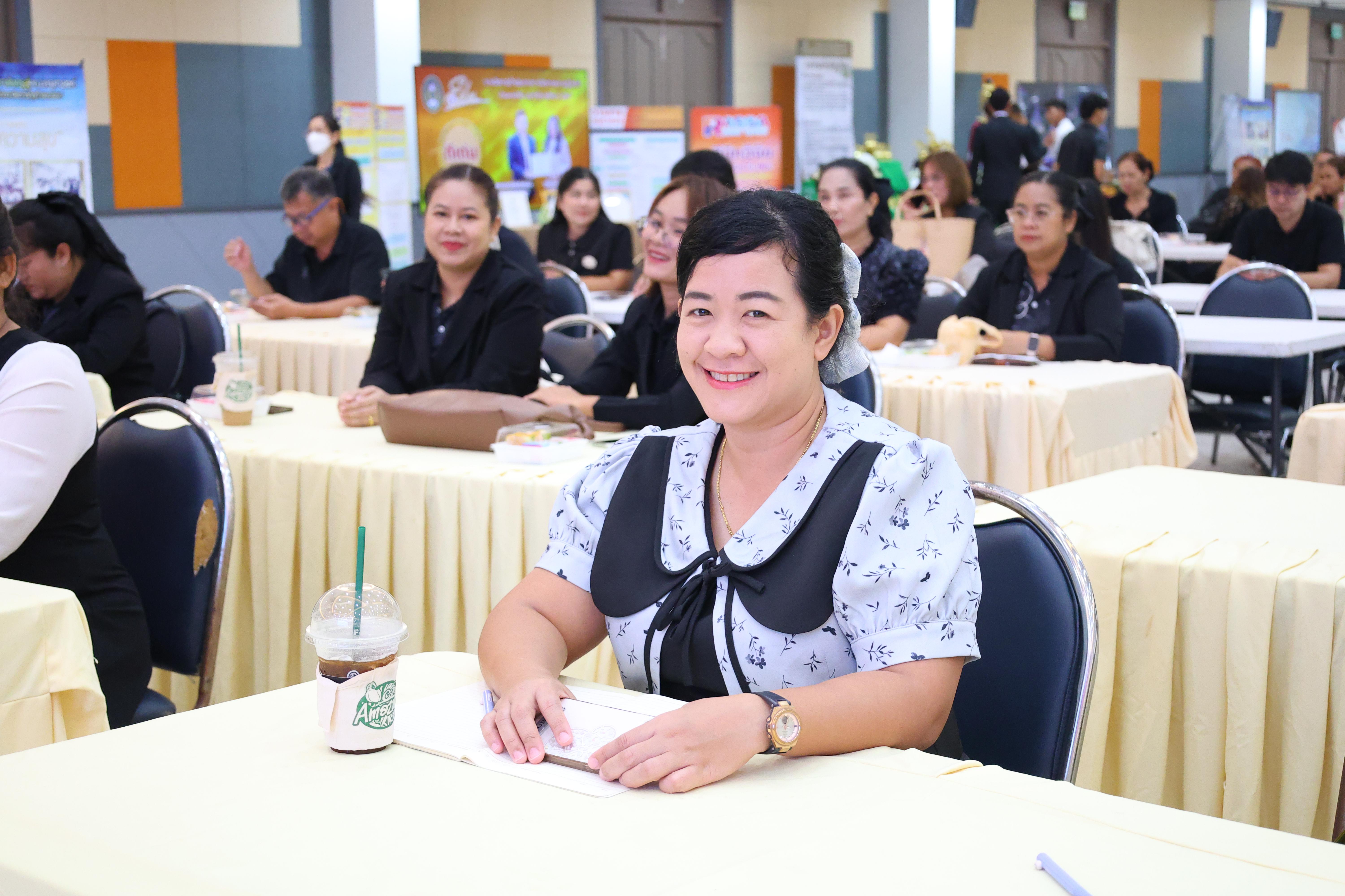 20. สัมมานาวิชาการโรงเรียนต้นแบบเชิงพื้นที่หลักสูตรเสริมสร้างคุณลักษณะ 4 ประการโดยใช้การจัดการเรียนการสอนสมรรถนะ PTRU MODEL เป็นฐานสำหรับครูเพื่อขับเคลื่อนนักเรียนให้มีความฉลาดรู้(PISA)